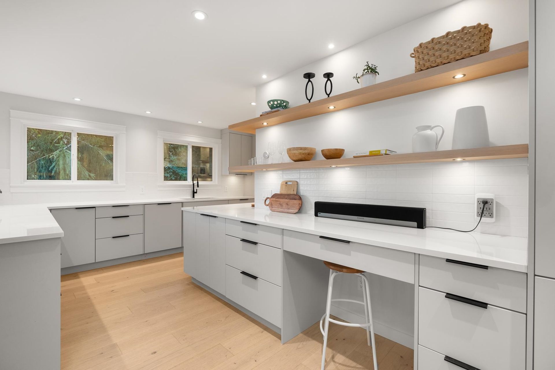 2575-caledonia-avenue-deep-cove-north-vancouver-05