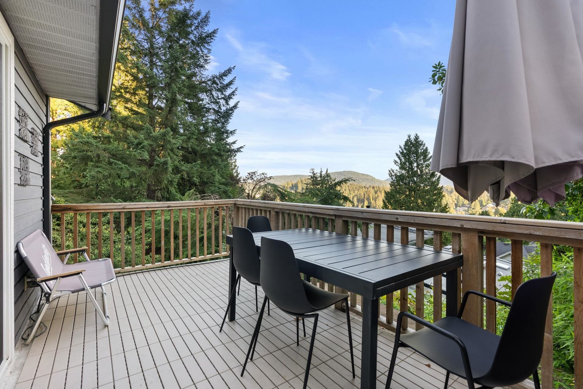 2575-caledonia-avenue-deep-cove-north-vancouver-23