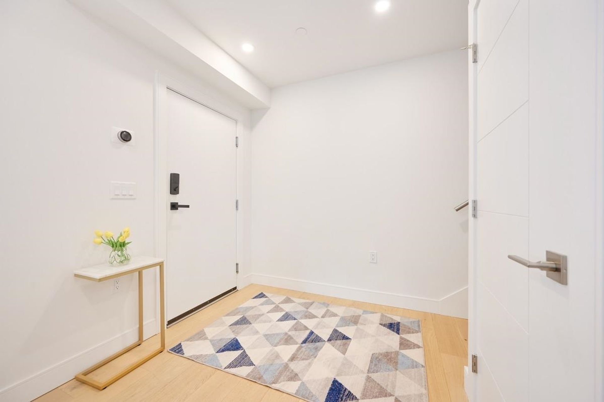 812-e-51st-avenue-south-vancouver-vancouver-east-04