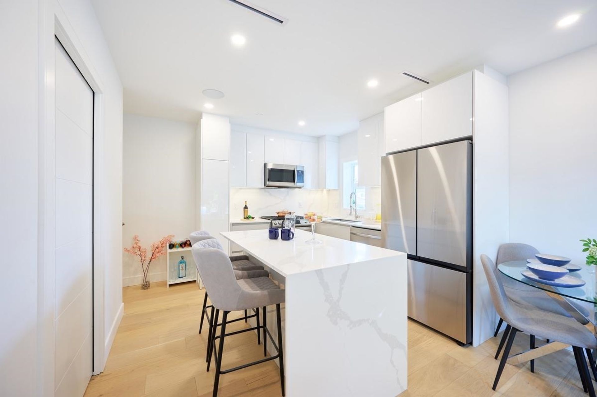812-e-51st-avenue-south-vancouver-vancouver-east-07