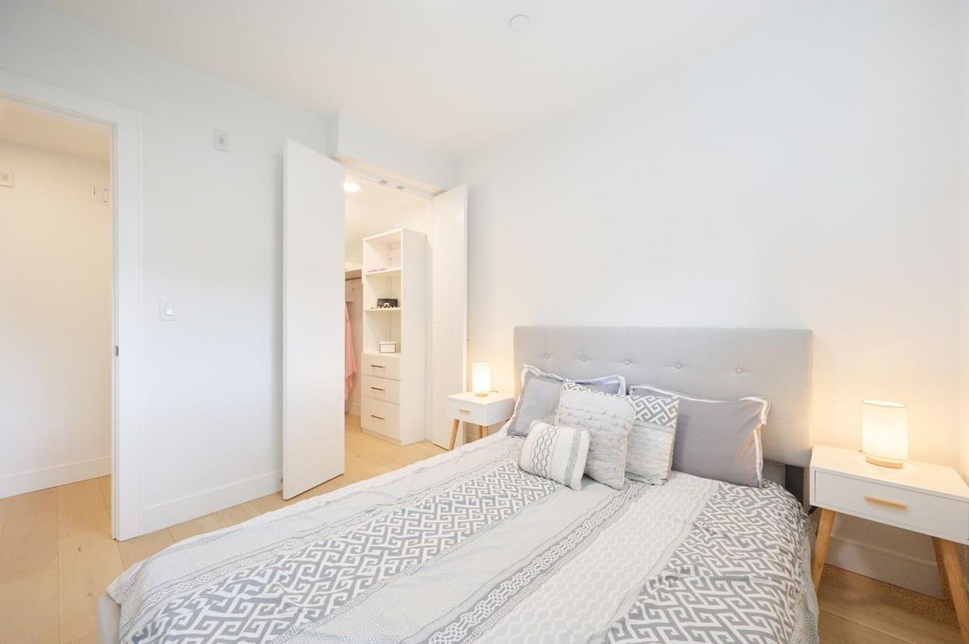 812-e-51st-avenue-south-vancouver-vancouver-east-10