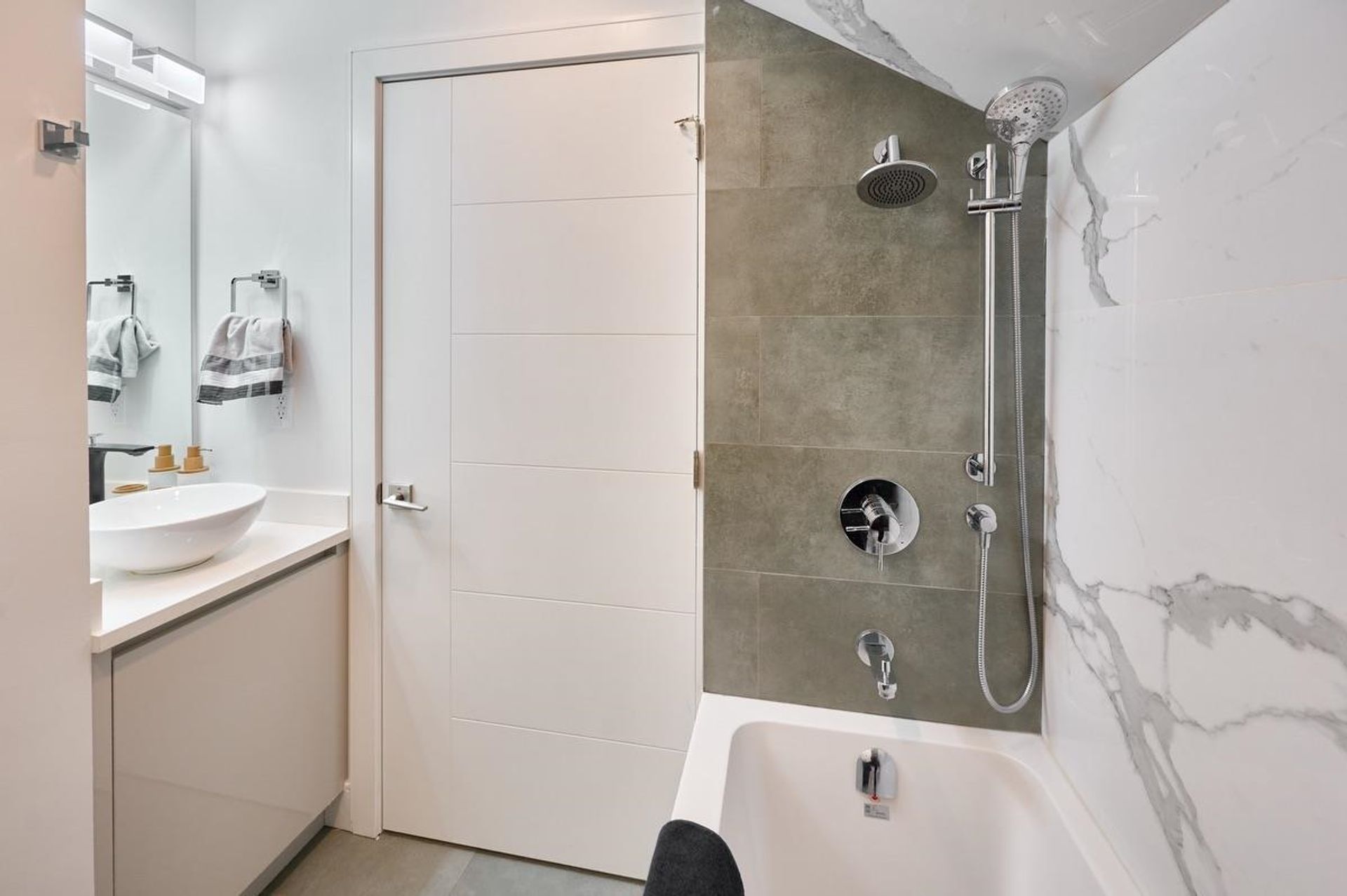 812-e-51st-avenue-south-vancouver-vancouver-east-19
