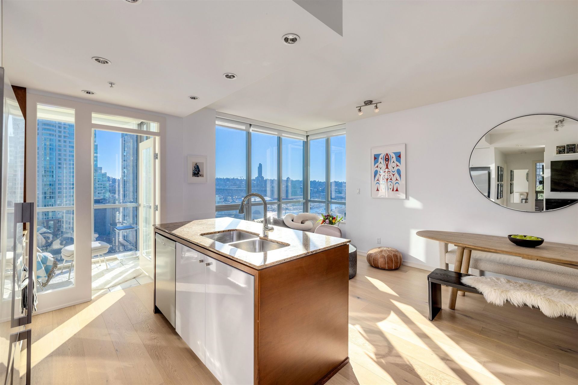 1005-beach-avenue-west-end-vw-vancouver-west-02