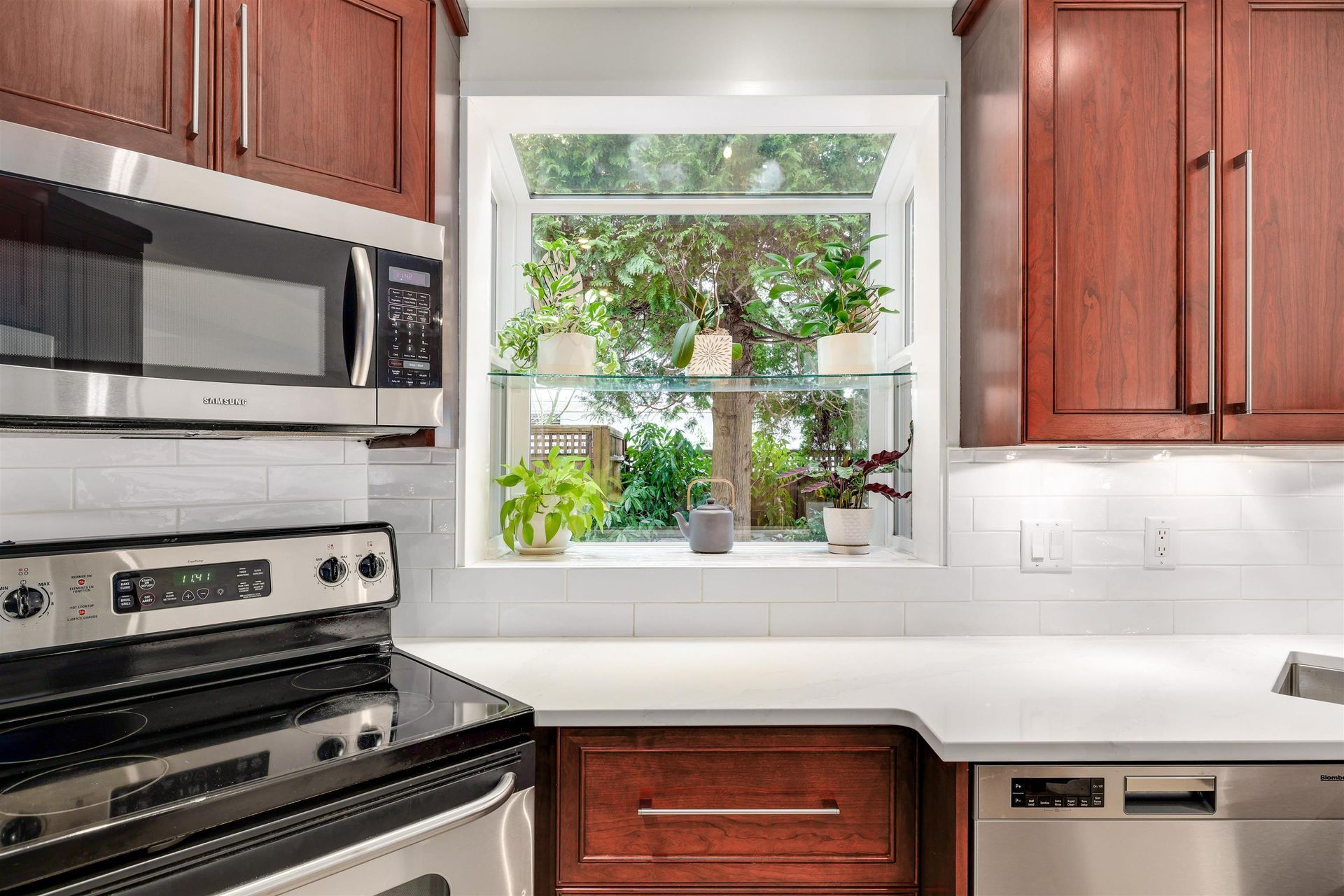 3668-garibaldi-drive-roche-point-north-vancouver-11-1