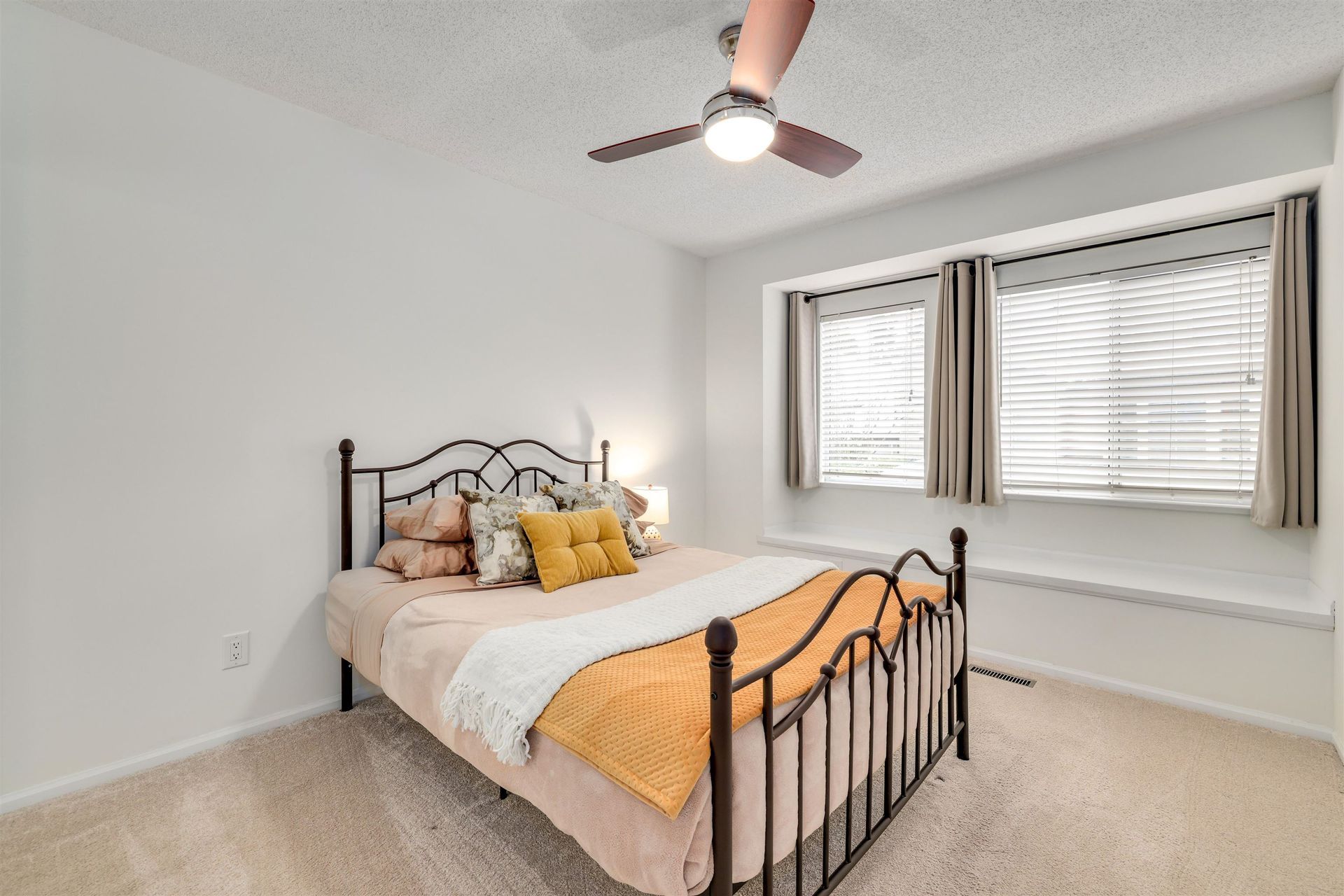 3668-garibaldi-drive-roche-point-north-vancouver-27-1