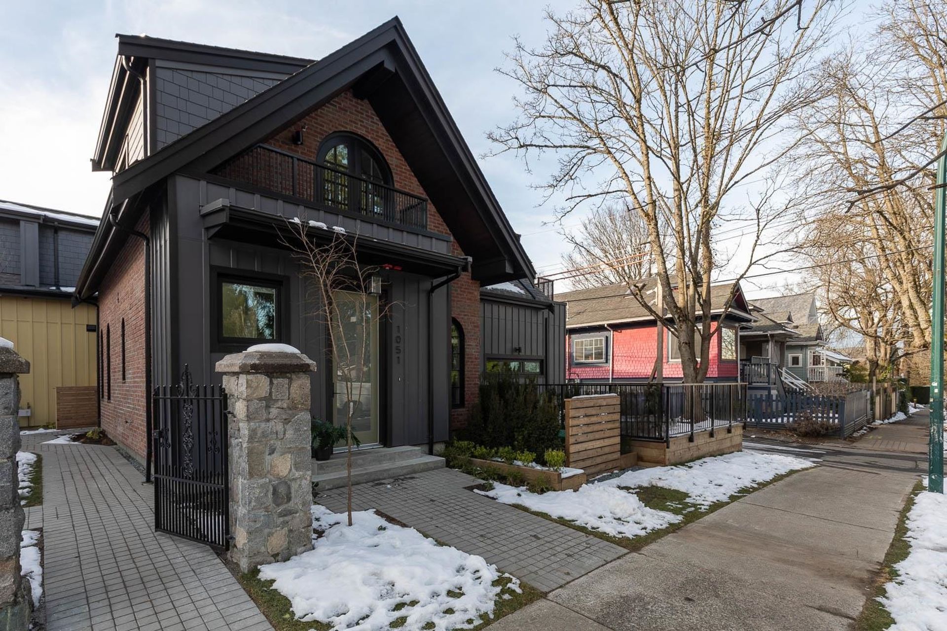 1051-semlin-drive-grandview-woodland-vancouver-east-01