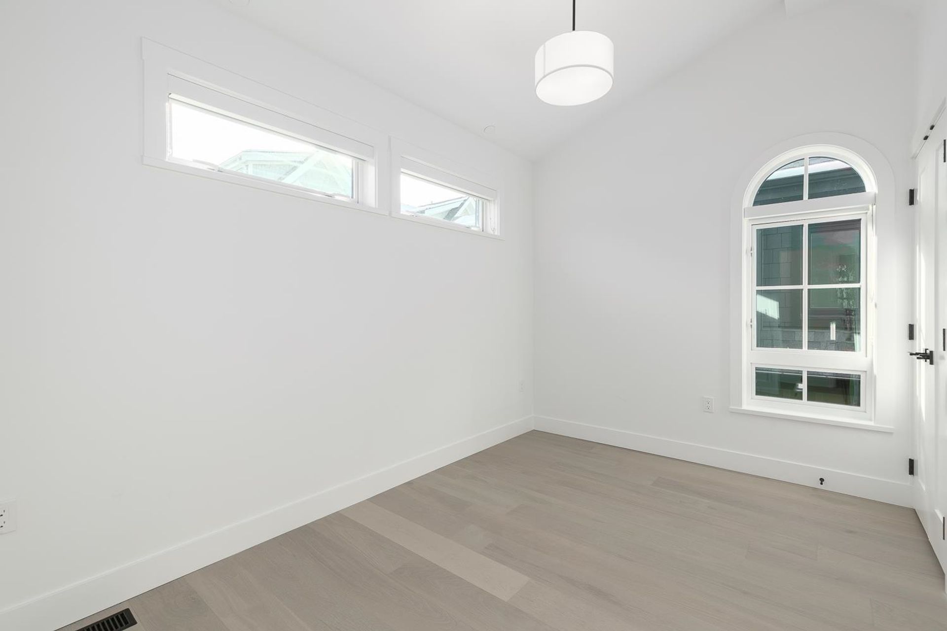 1051-semlin-drive-grandview-woodland-vancouver-east-14