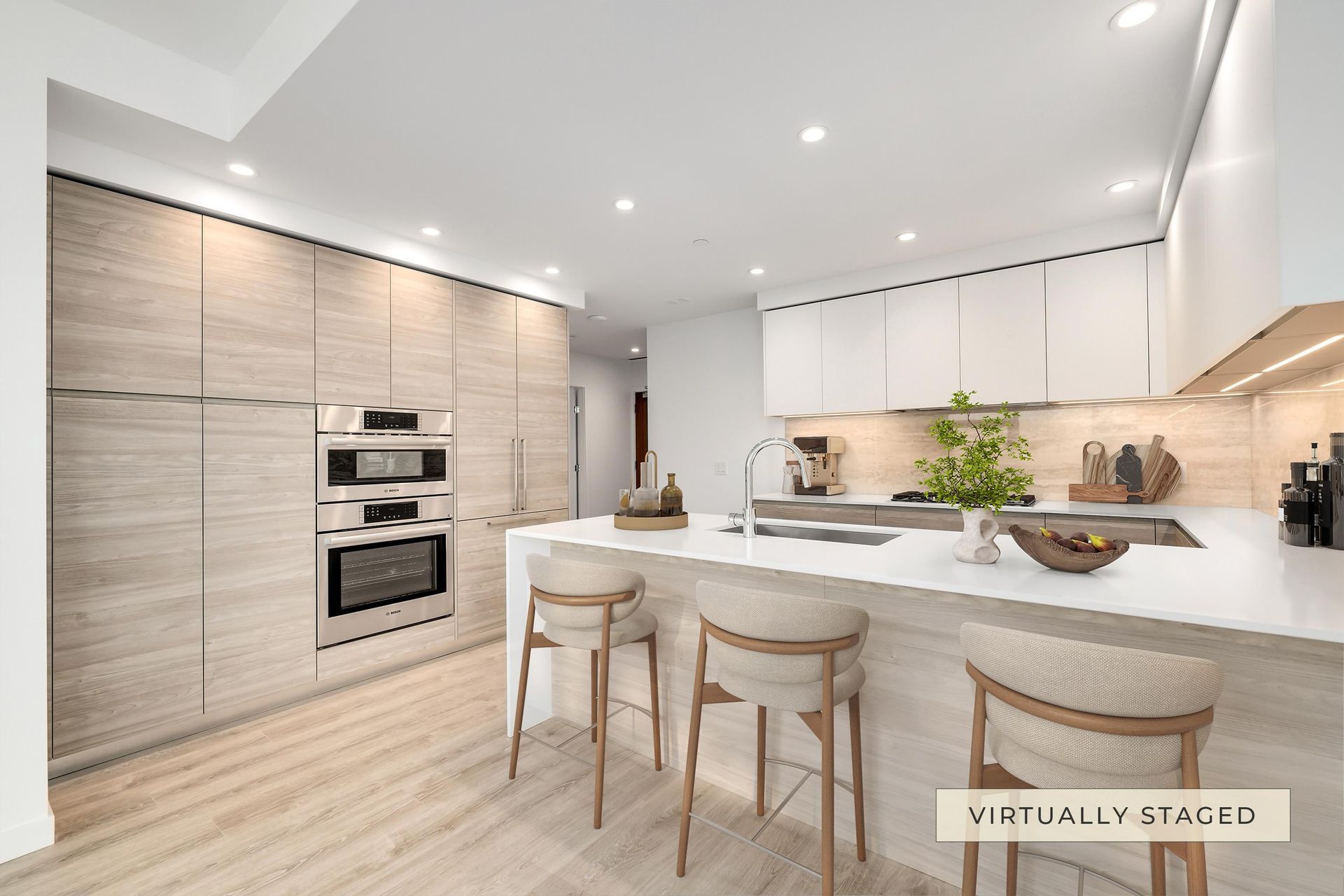 680-quayside-drive-quay-new-westminster-01