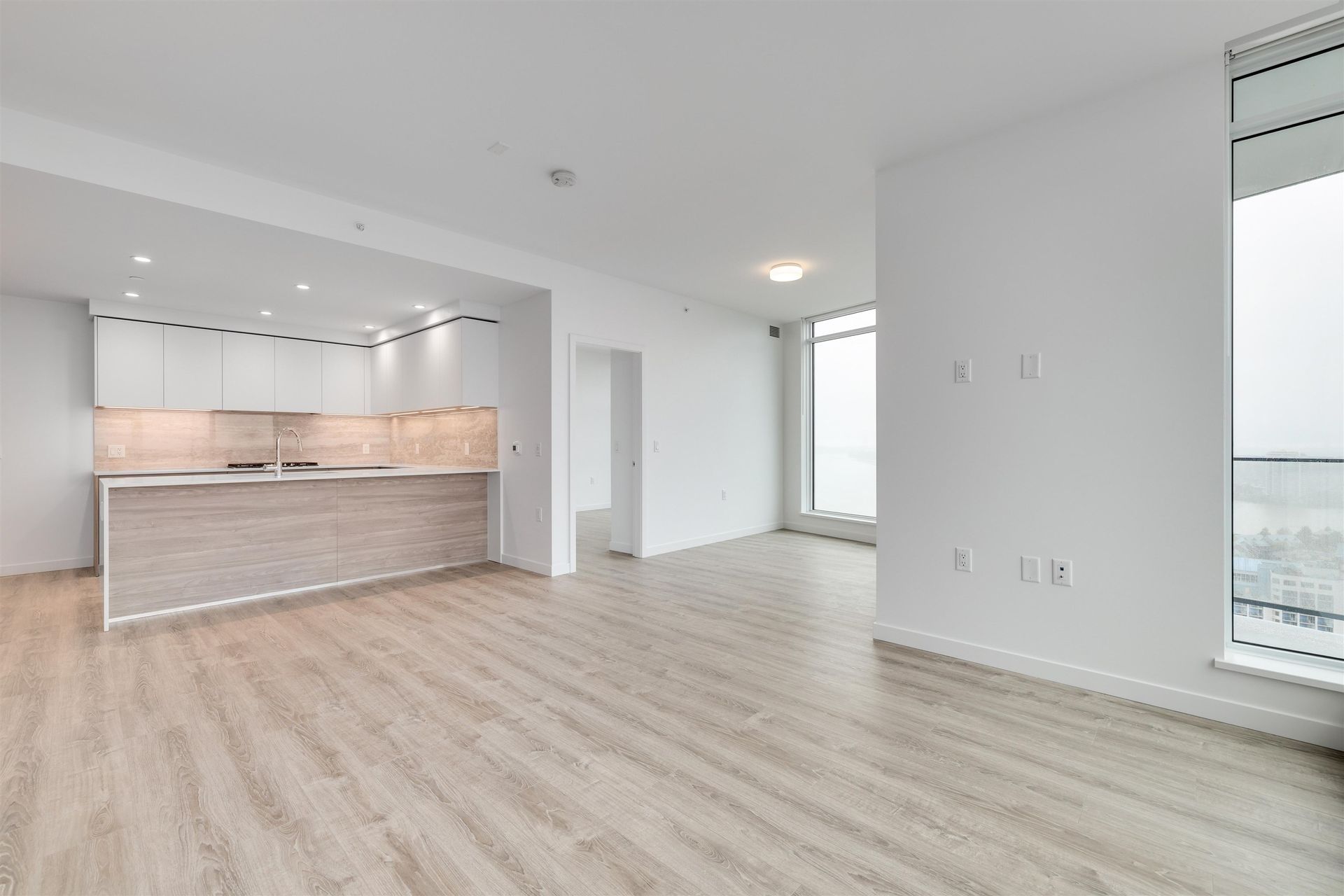 680-quayside-drive-quay-new-westminster-05