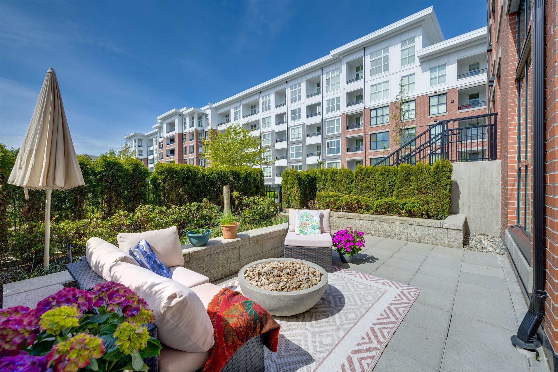 8150-207-street-willoughby-heights-langley-01