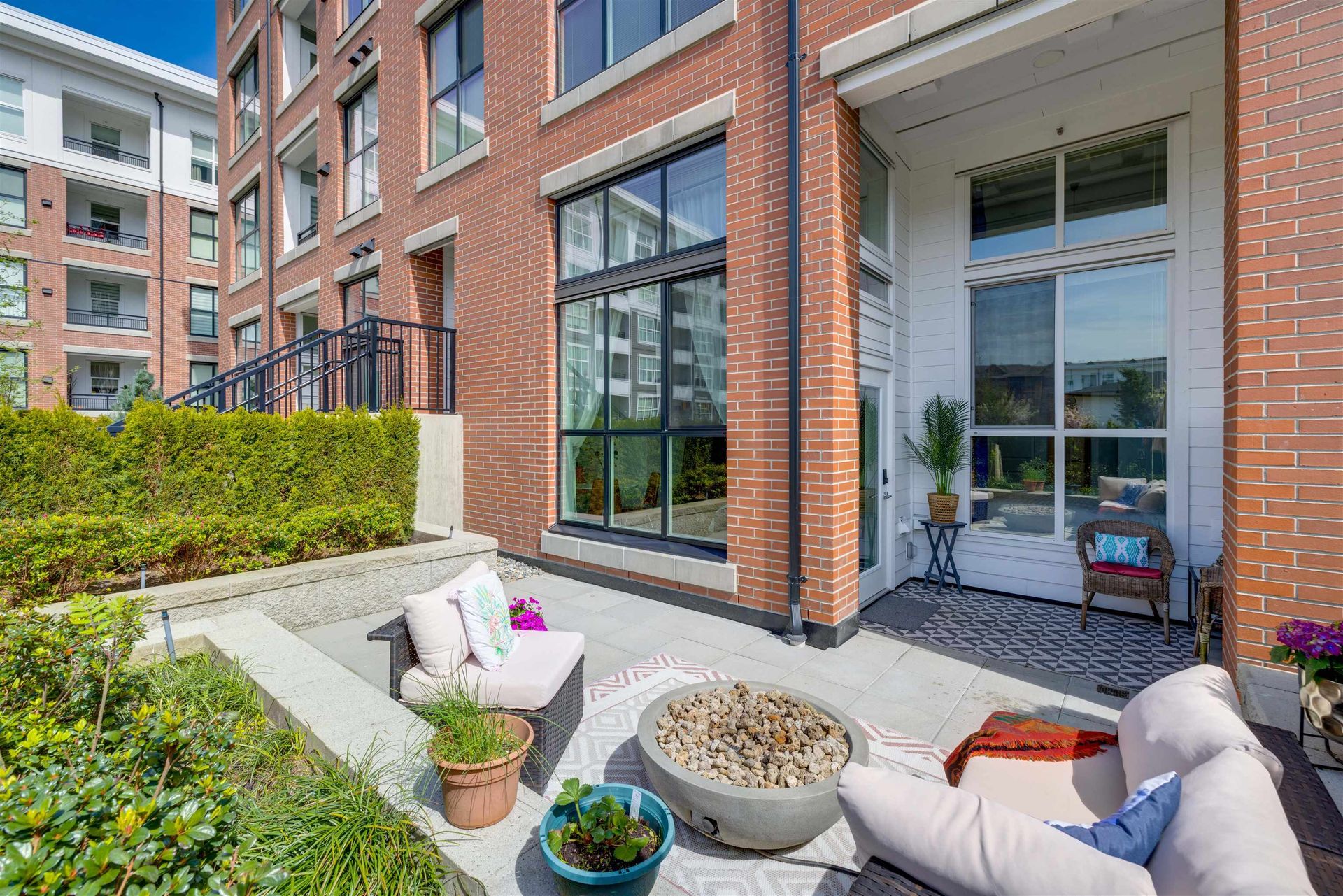 8150-207-street-willoughby-heights-langley-03