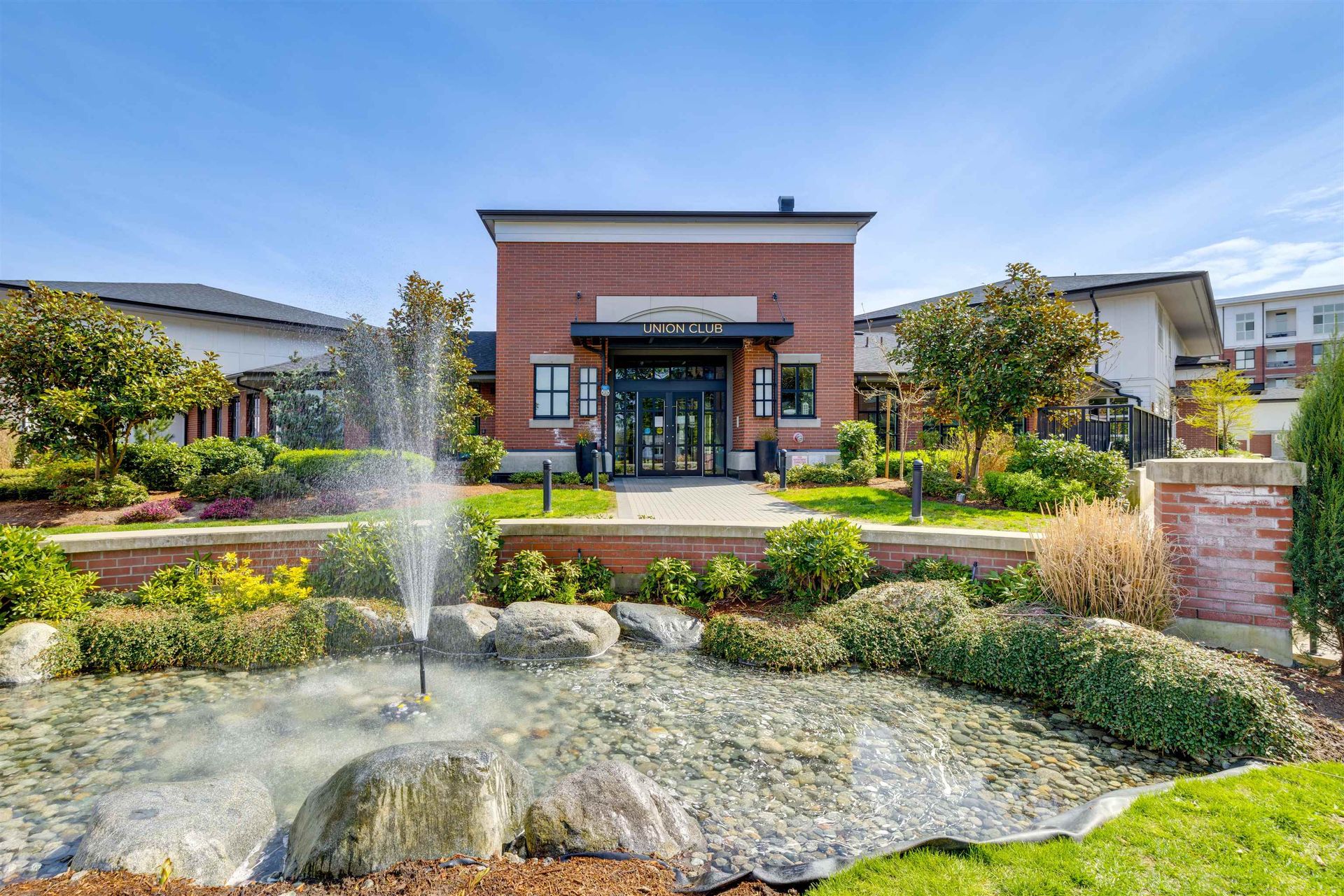 8150-207-street-willoughby-heights-langley-06