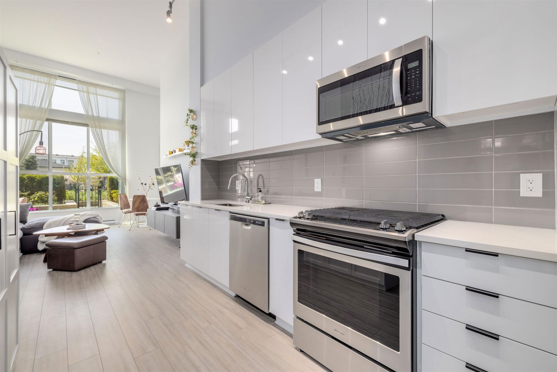 8150-207-street-willoughby-heights-langley-07