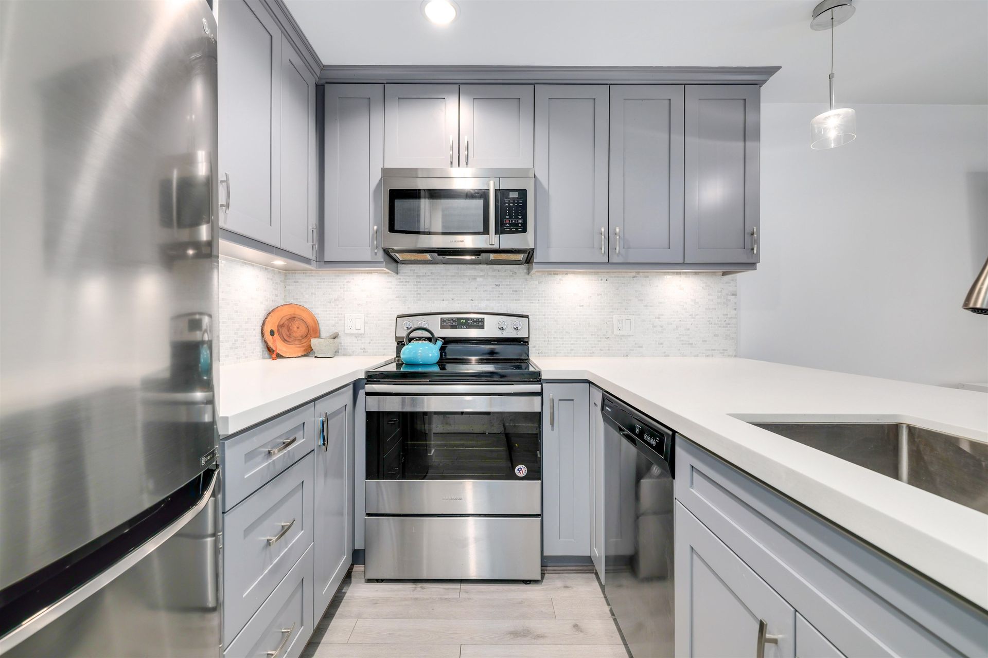 1615-frances-street-hastings-vancouver-east-03