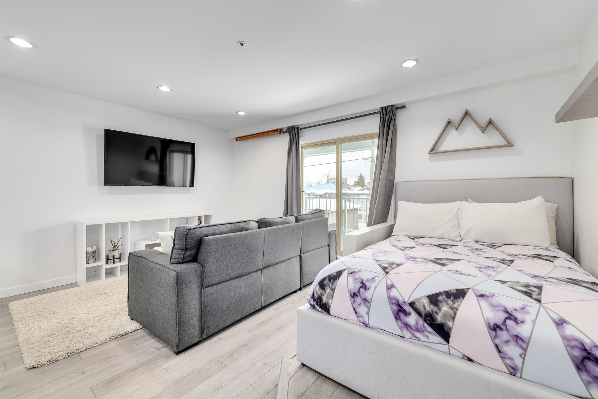 1615-frances-street-hastings-vancouver-east-09