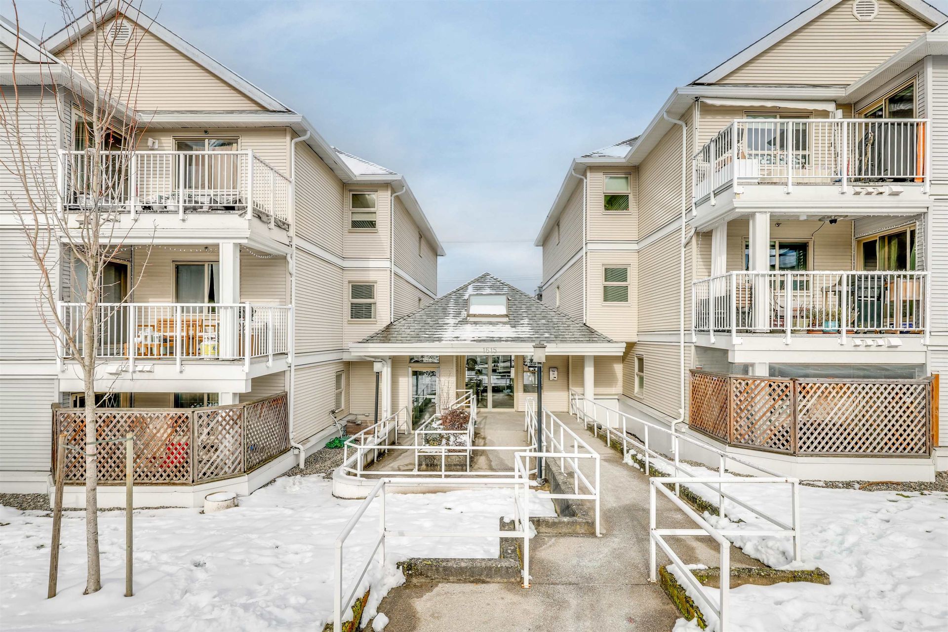 1615-frances-street-hastings-vancouver-east-14