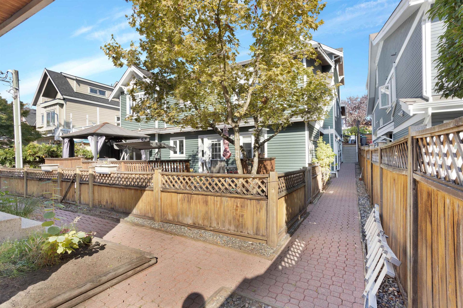 1630-e-11th-avenue-grandview-woodland-vancouver-east-05
