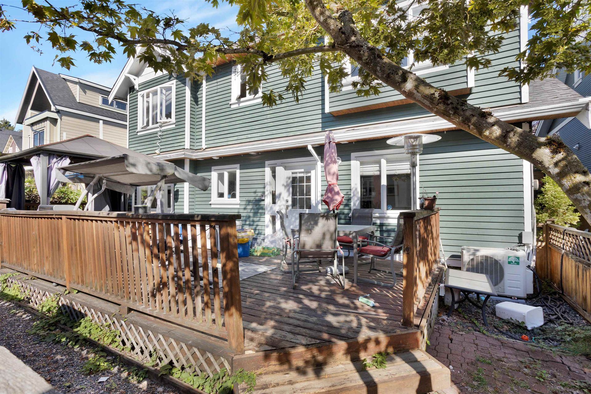 1630-e-11th-avenue-grandview-woodland-vancouver-east-06