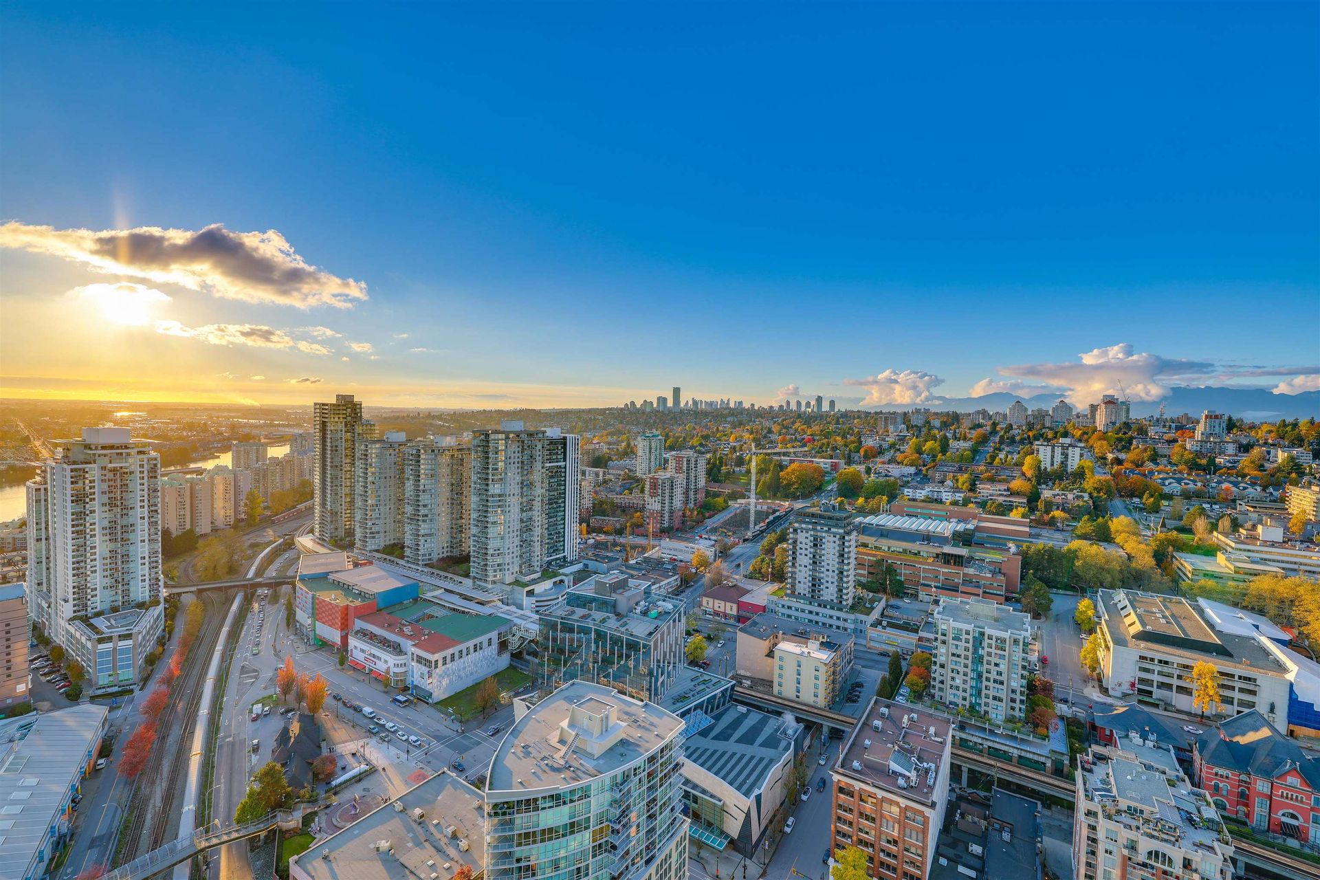 680-quayside-drive-quay-new-westminster-03