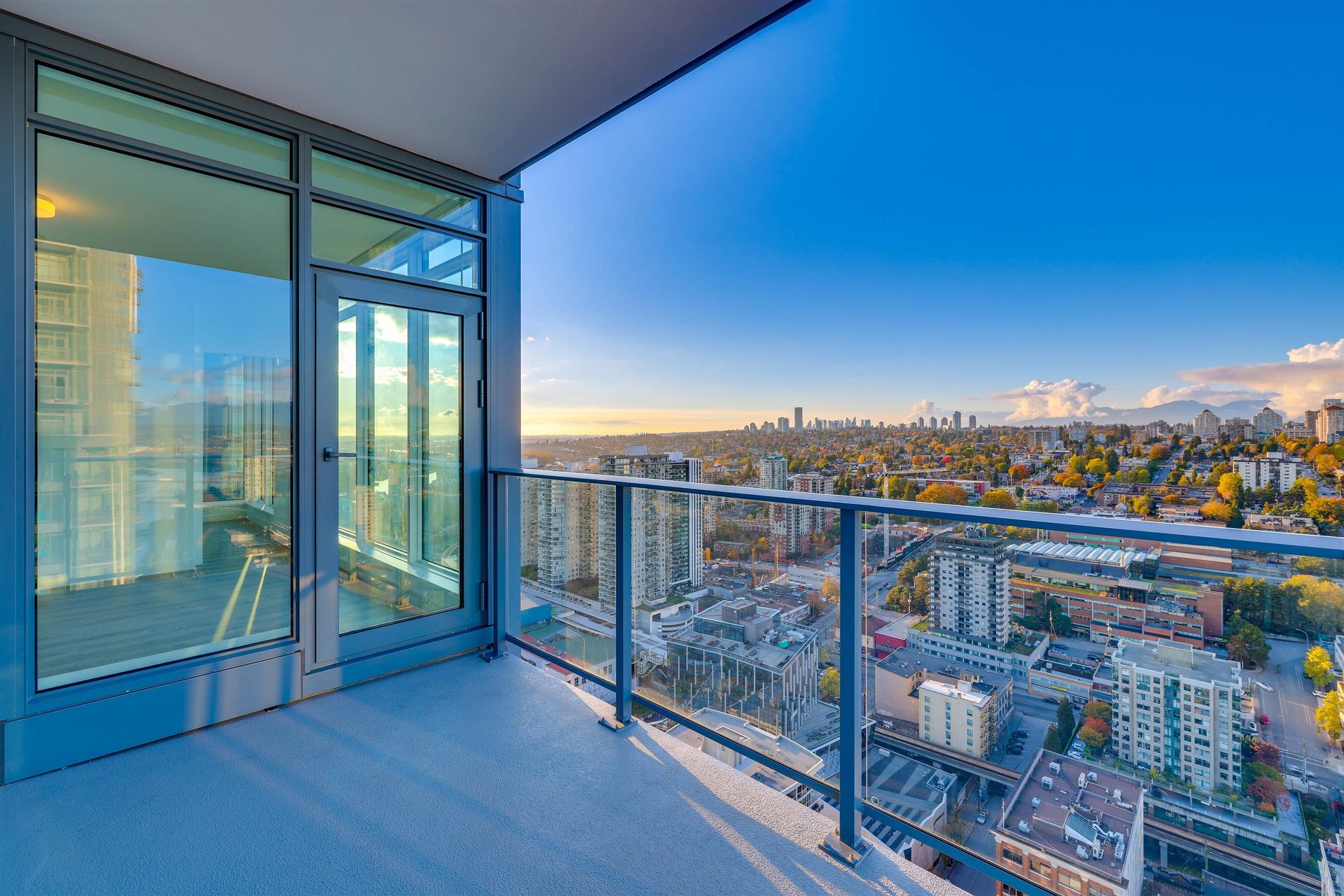 680-quayside-drive-quay-new-westminster-05