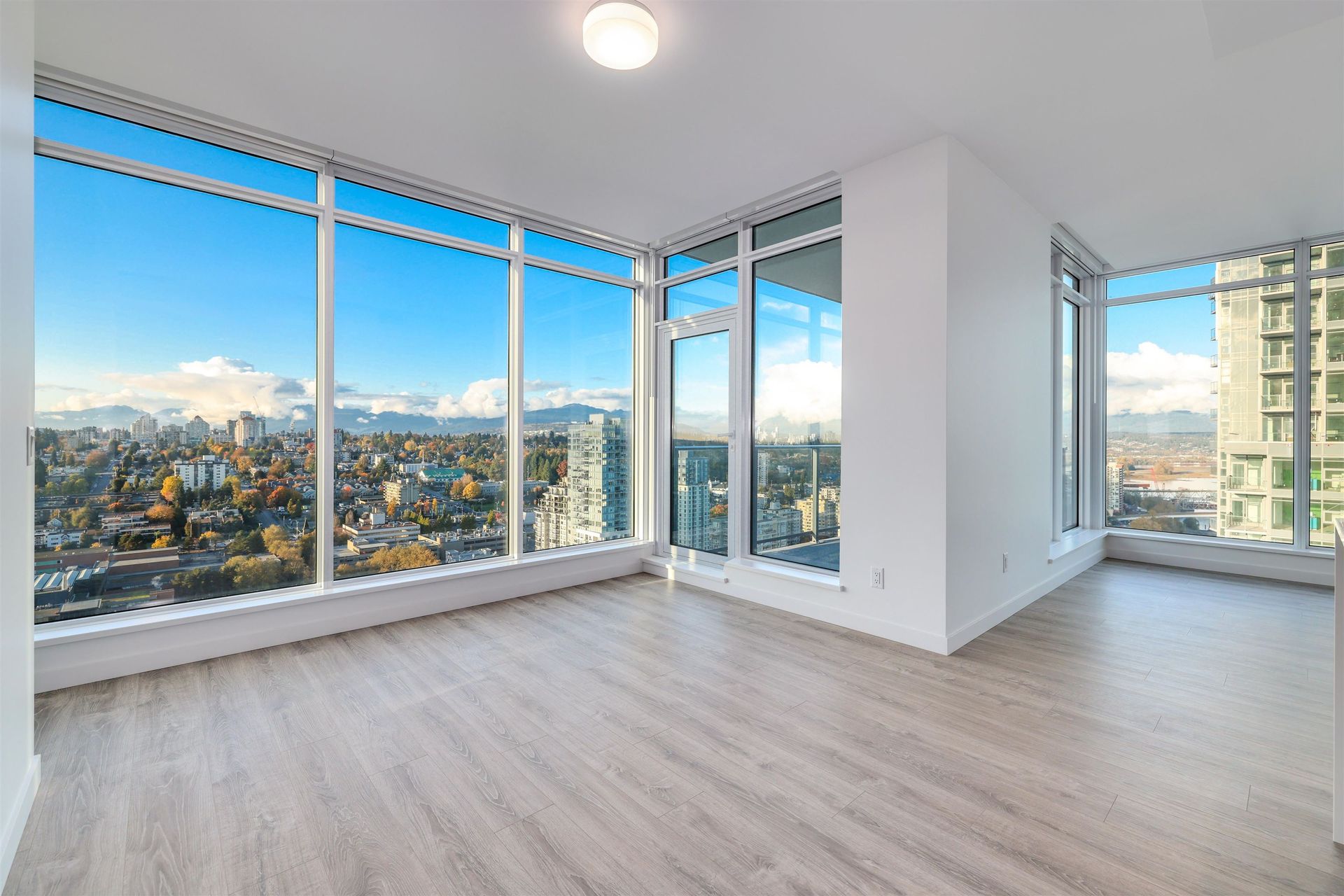 680-quayside-drive-quay-new-westminster-06