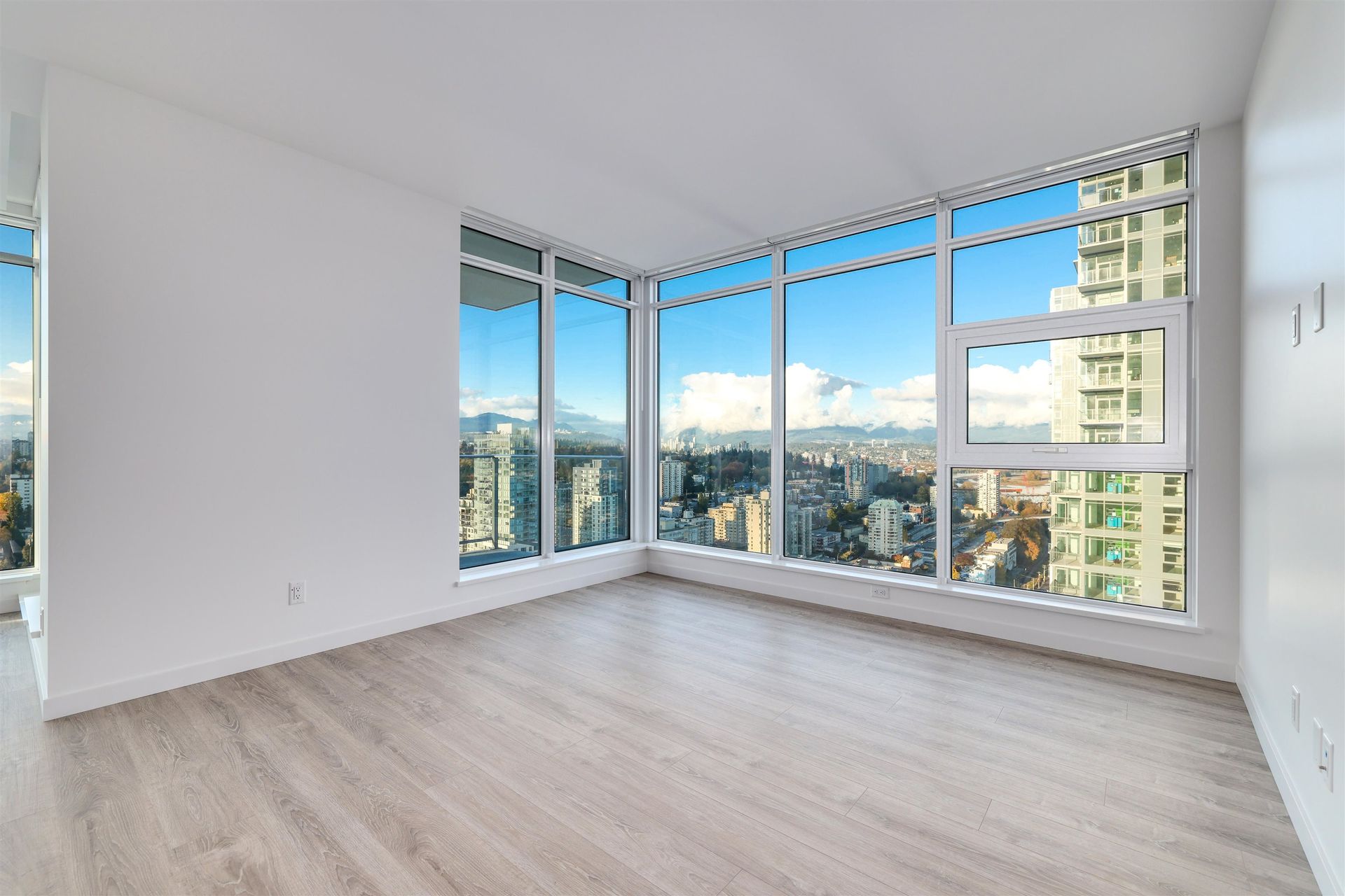 680-quayside-drive-quay-new-westminster-07