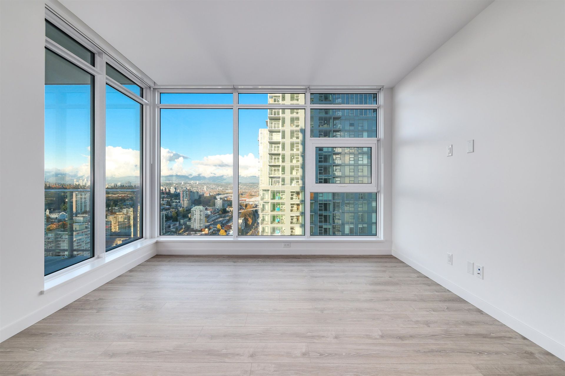 680-quayside-drive-quay-new-westminster-09