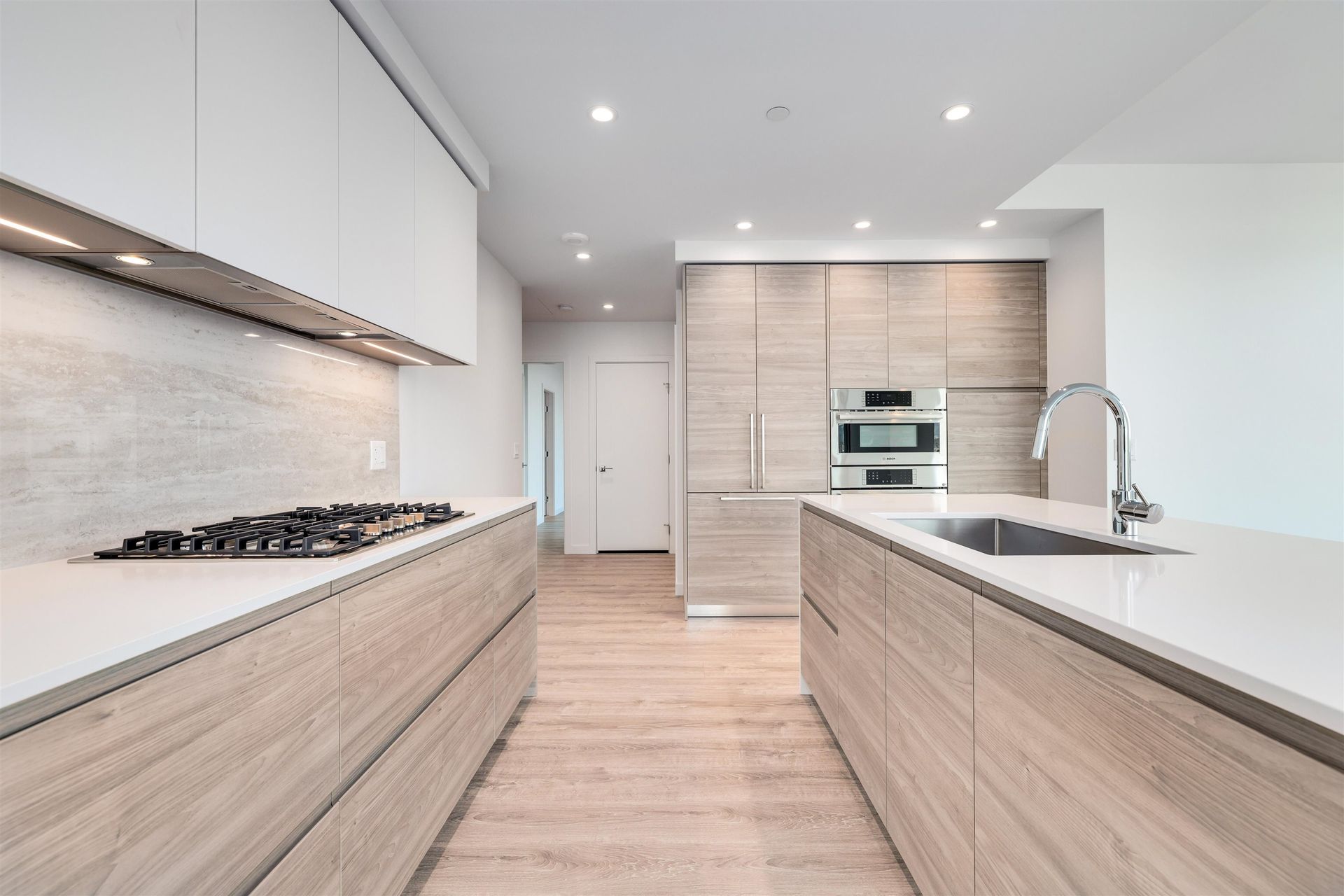 680-quayside-drive-quay-new-westminster-13