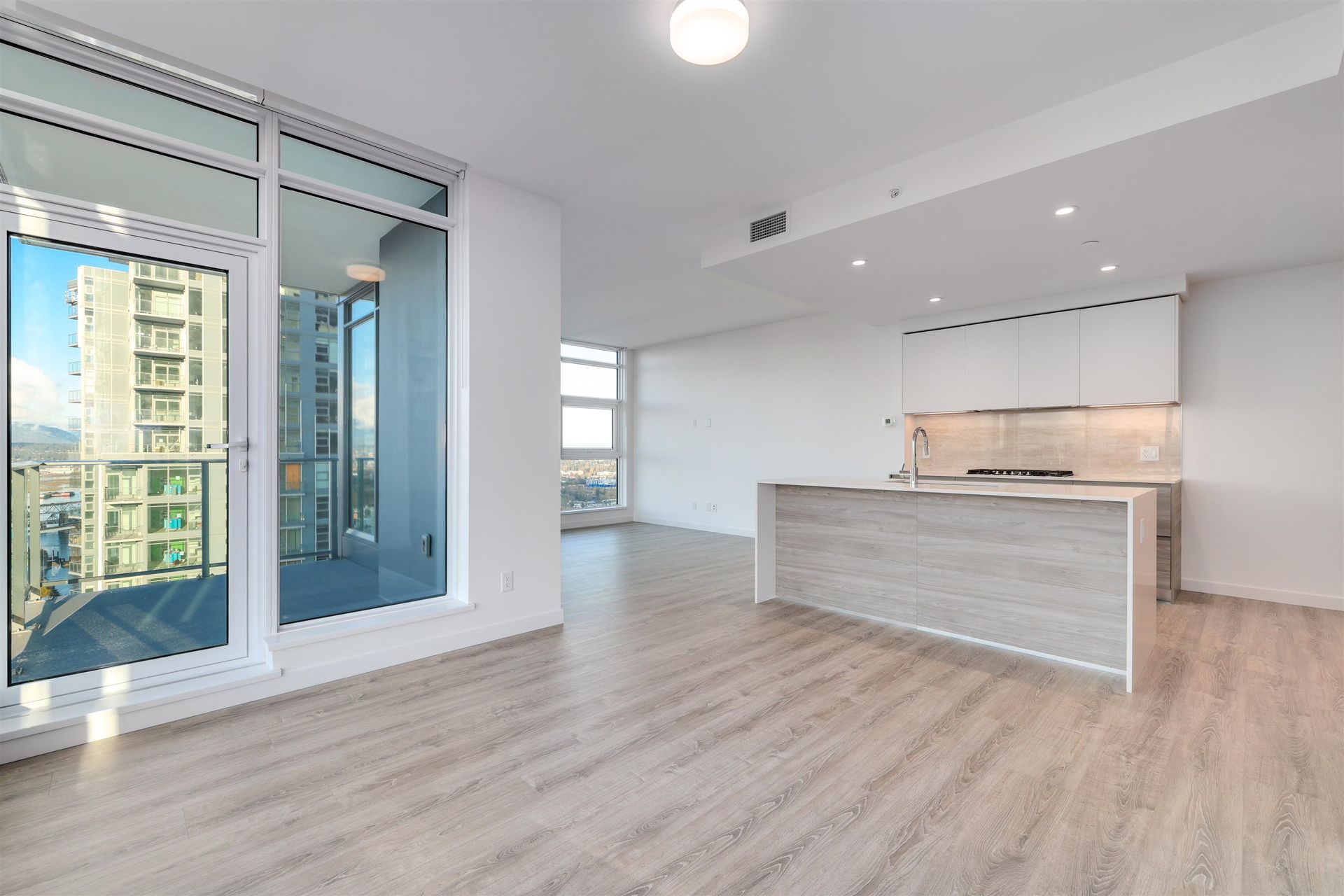 680-quayside-drive-quay-new-westminster-15