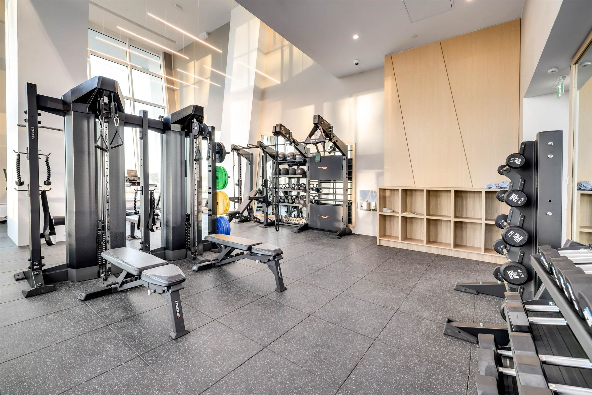 680-quayside-drive-quay-new-westminster-32