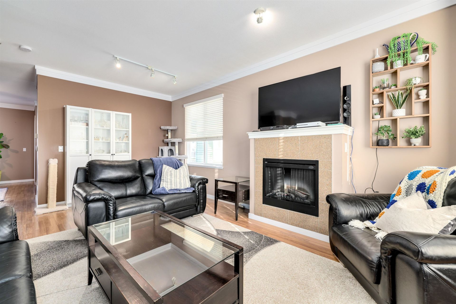 6575-192-street-clayton-cloverdale-08