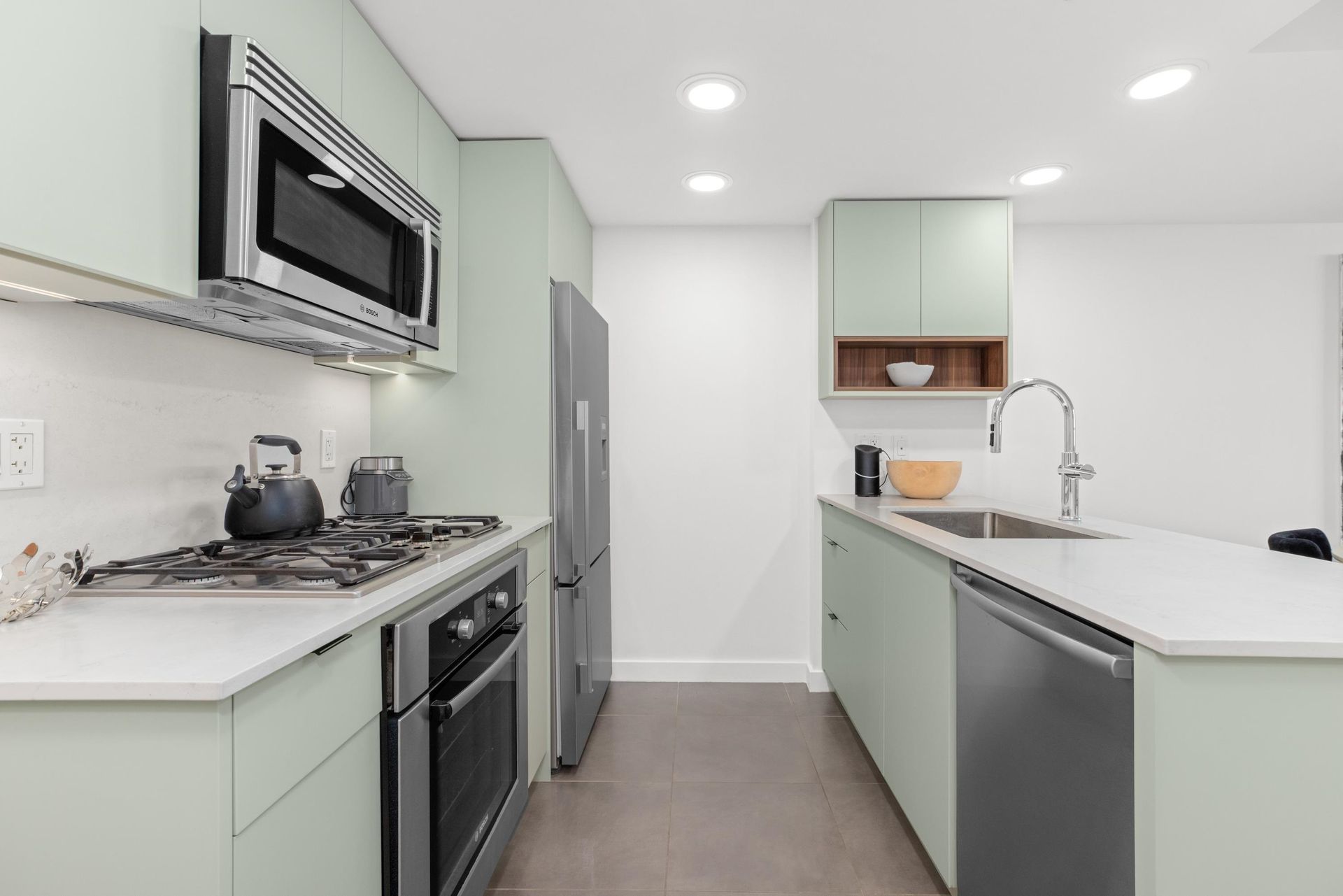 2080-w-broadway-street-kitsilano-vancouver-west-06