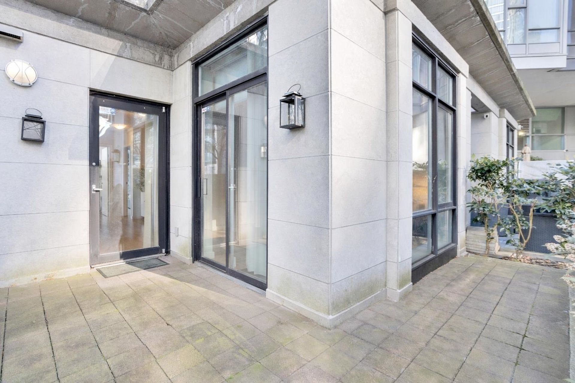 strathmore-mews-yaletown-vancouver-west-03