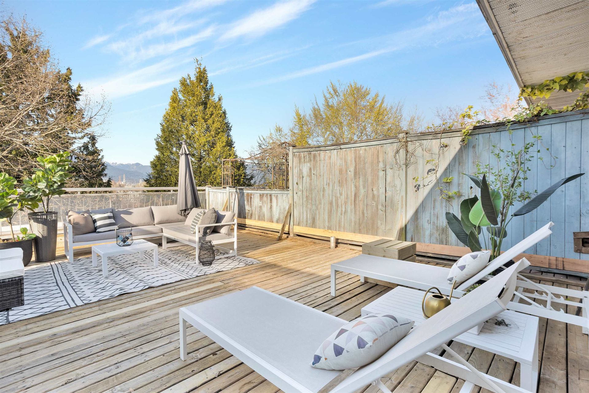 711-e-6th-avenue-mount-pleasant-ve-vancouver-east-01