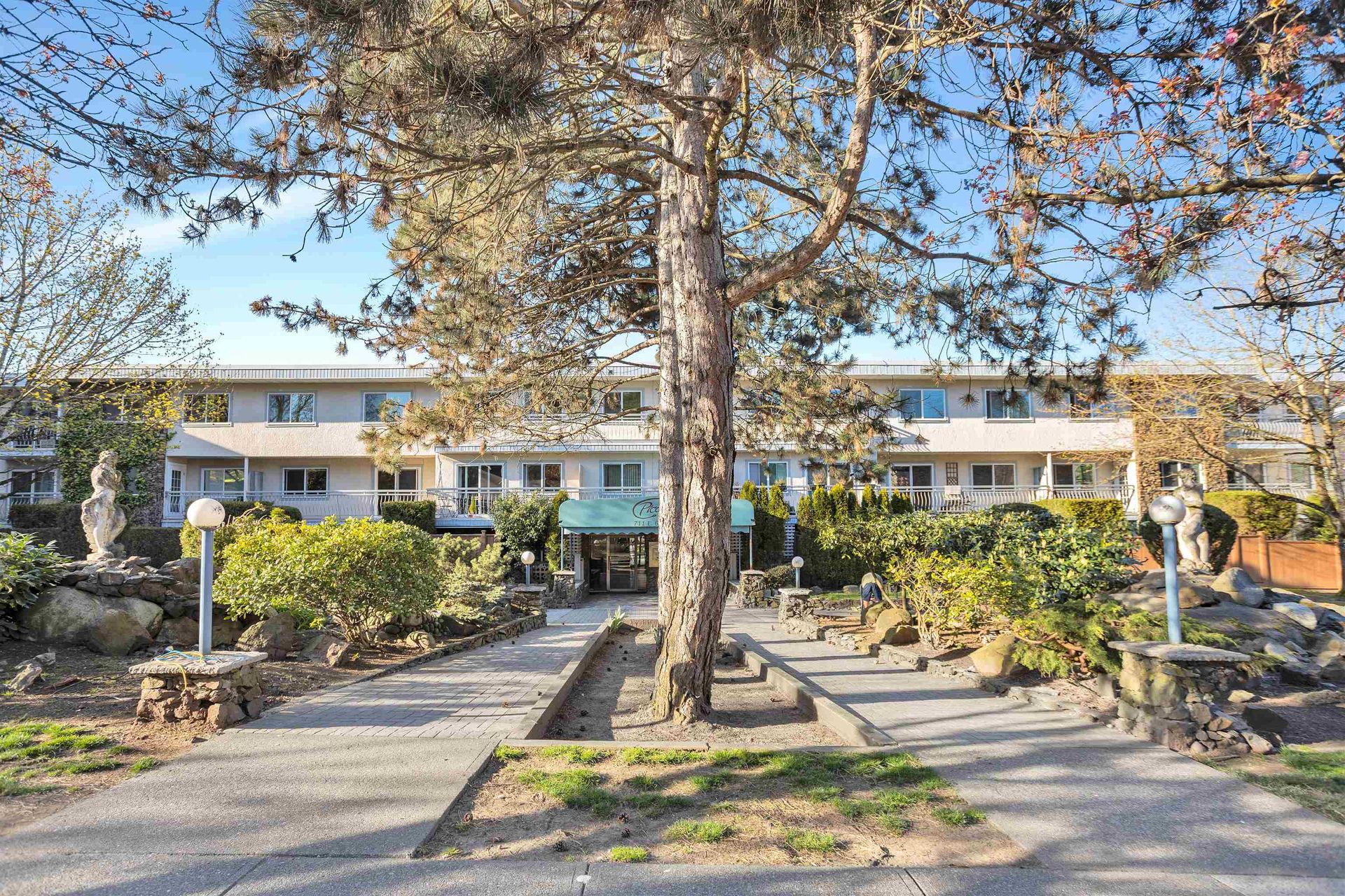 711-e-6th-avenue-mount-pleasant-ve-vancouver-east-03