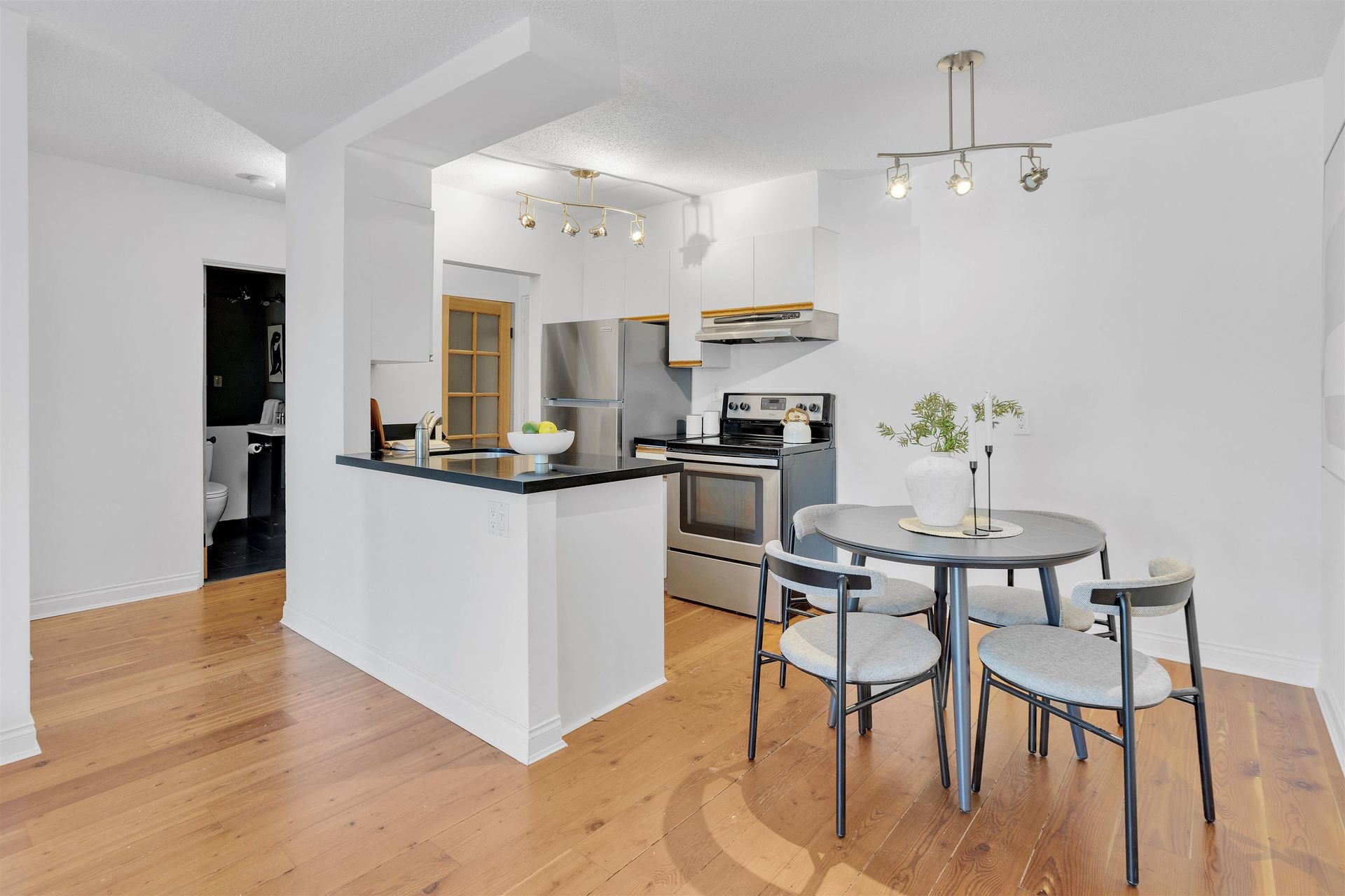 711-e-6th-avenue-mount-pleasant-ve-vancouver-east-11