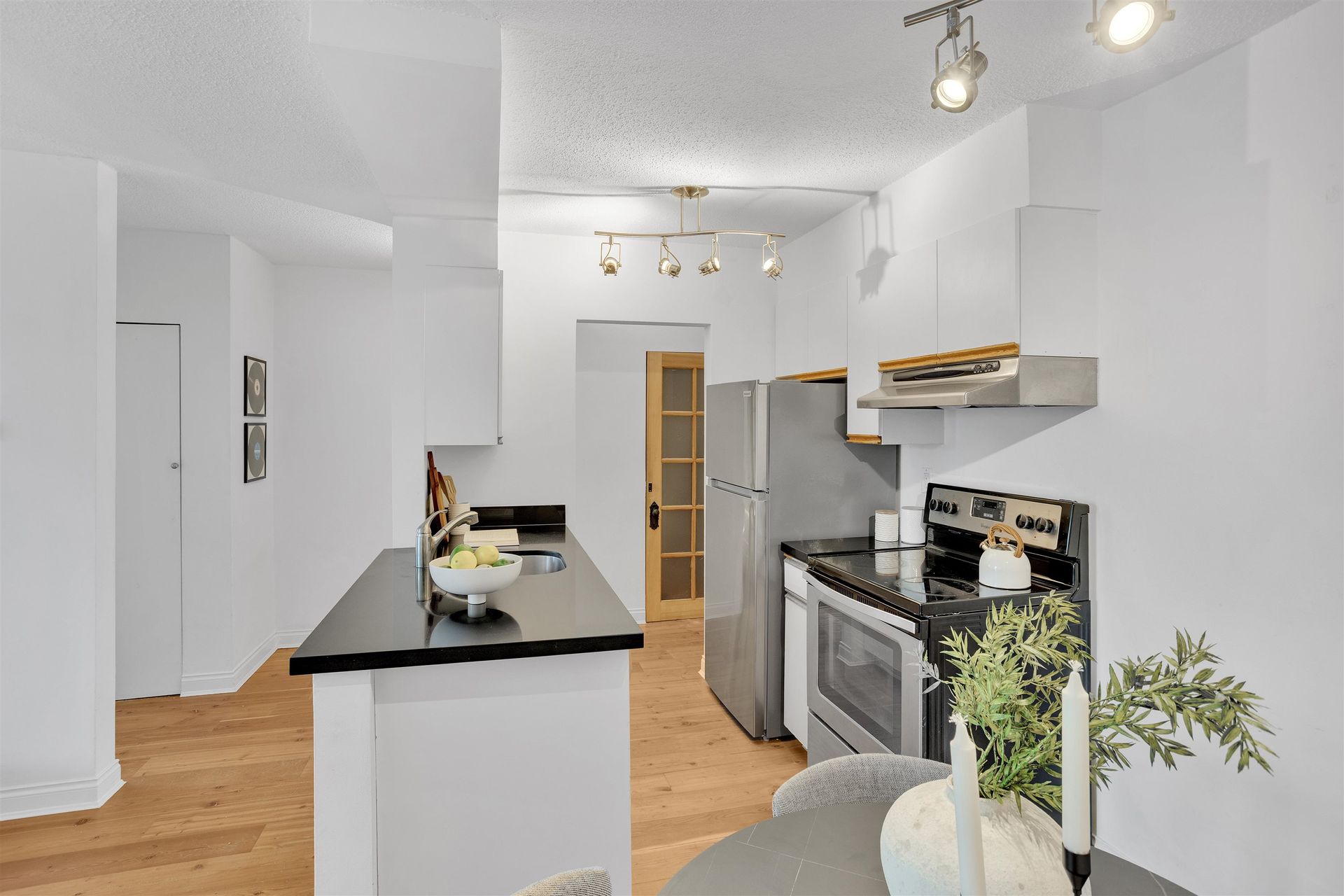 711-e-6th-avenue-mount-pleasant-ve-vancouver-east-13