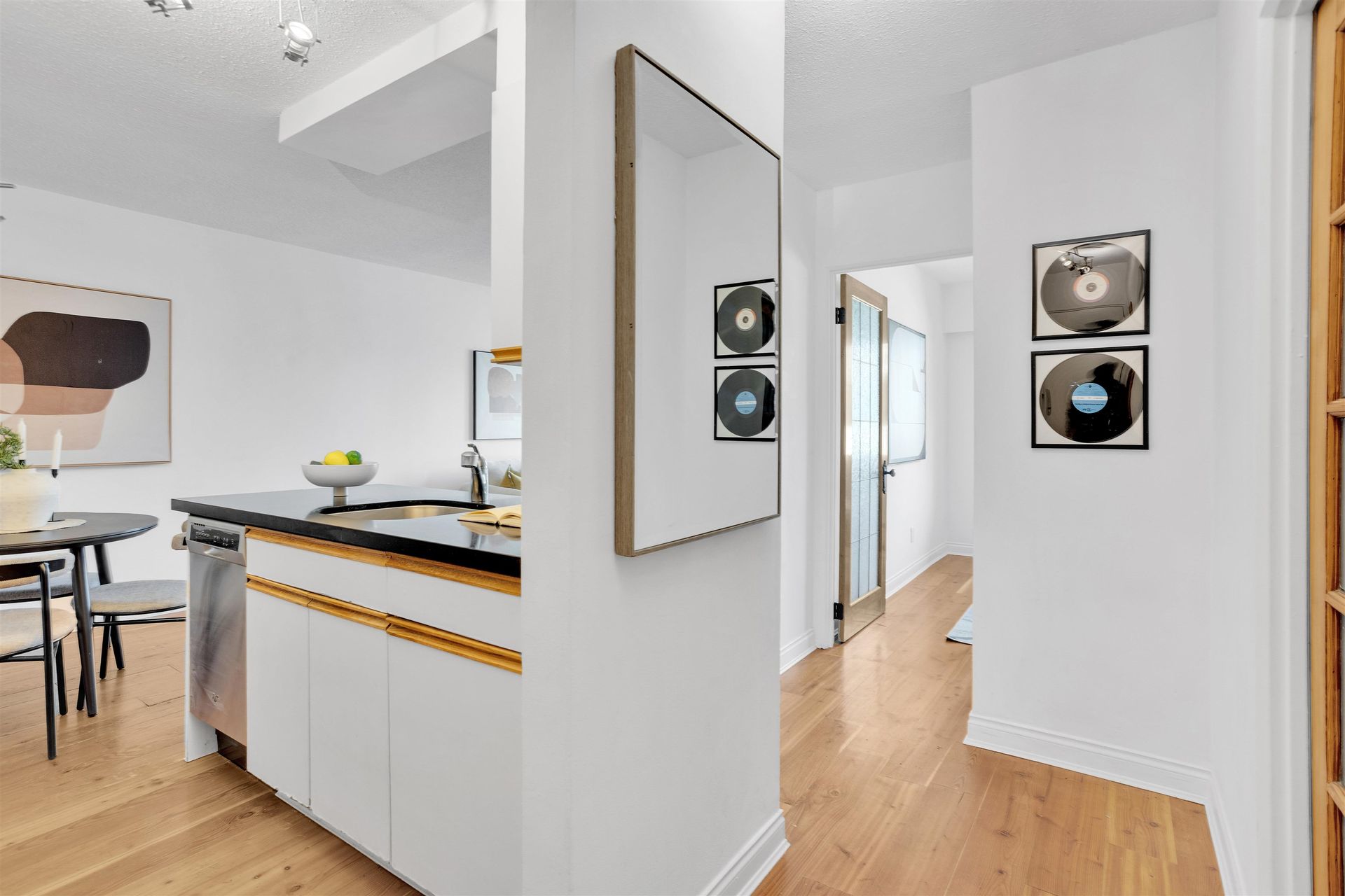 711-e-6th-avenue-mount-pleasant-ve-vancouver-east-20