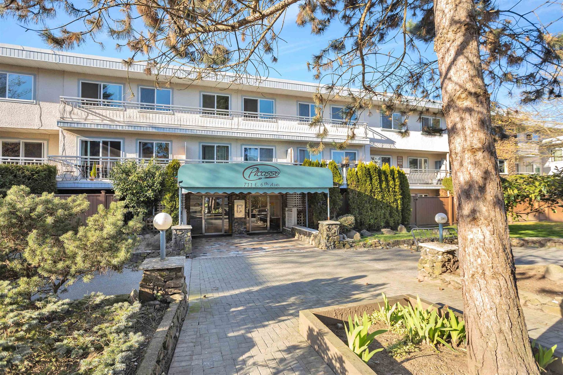 711-e-6th-avenue-mount-pleasant-ve-vancouver-east-21