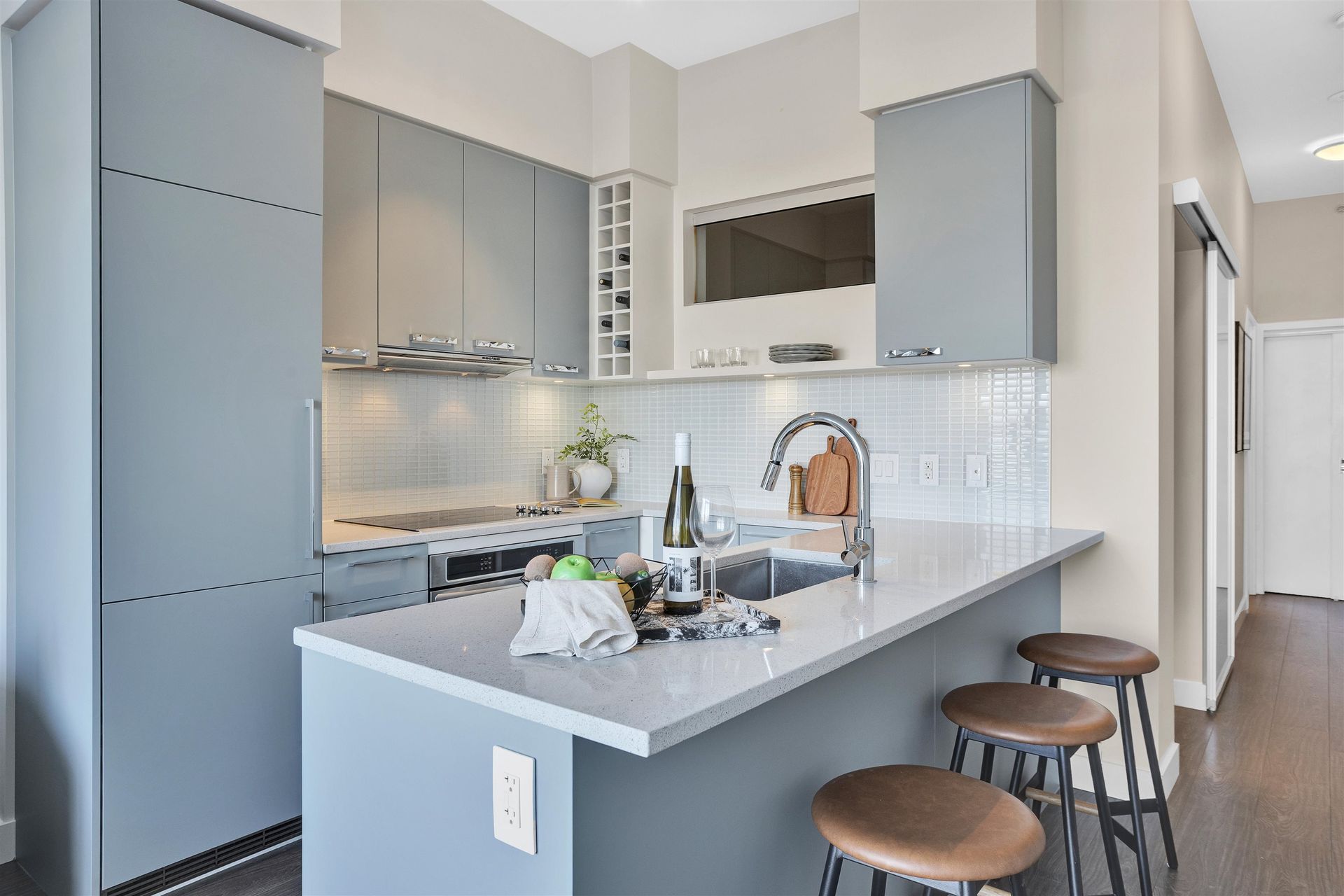 668-columbia-street-quay-new-westminster-05