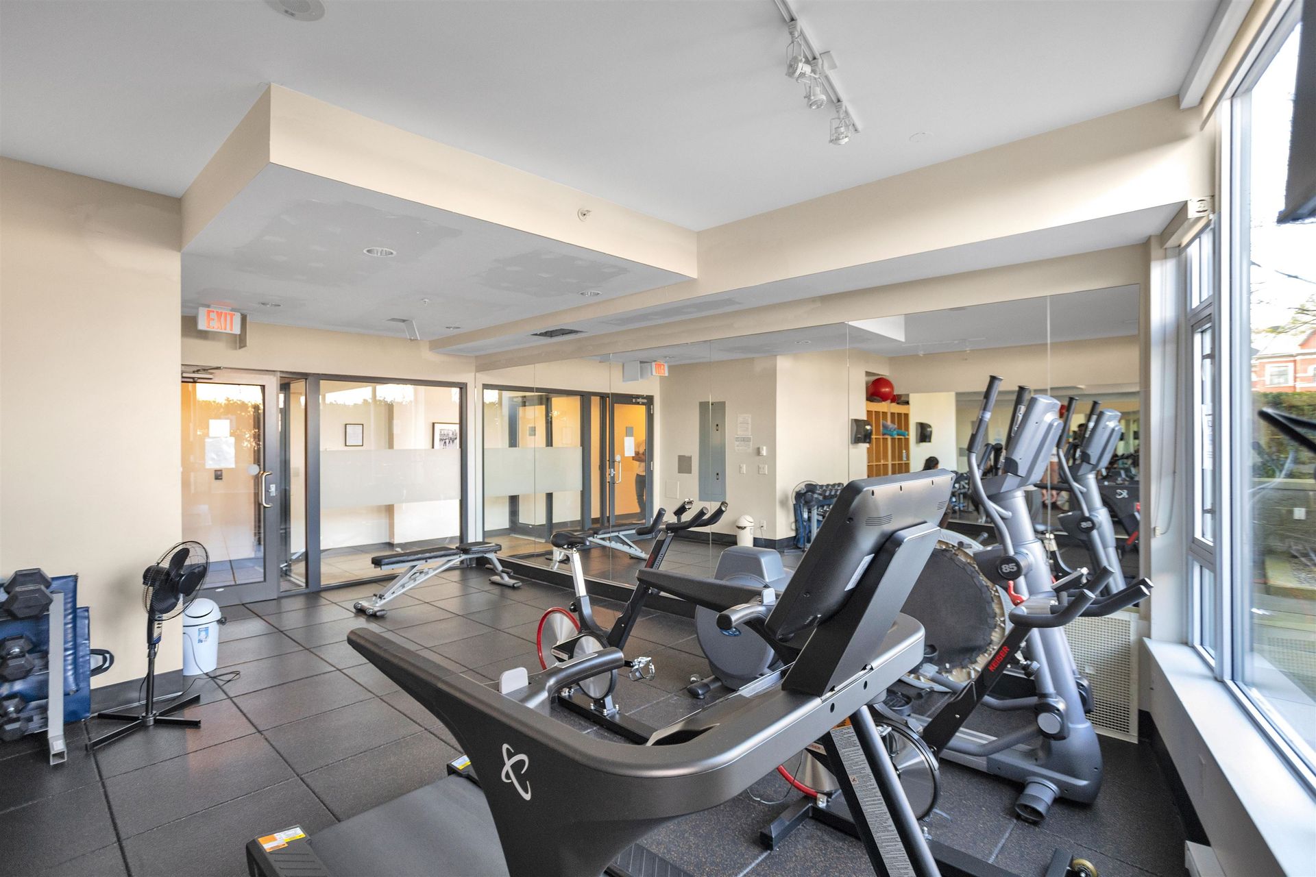 668-columbia-street-quay-new-westminster-20