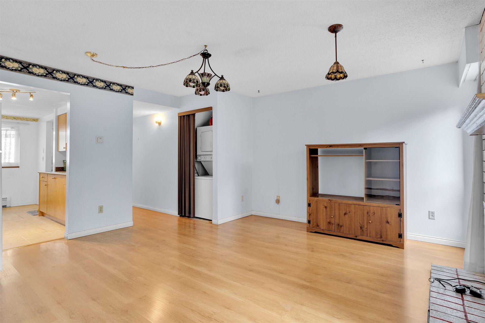 7447-140-street-east-newton-surrey-03