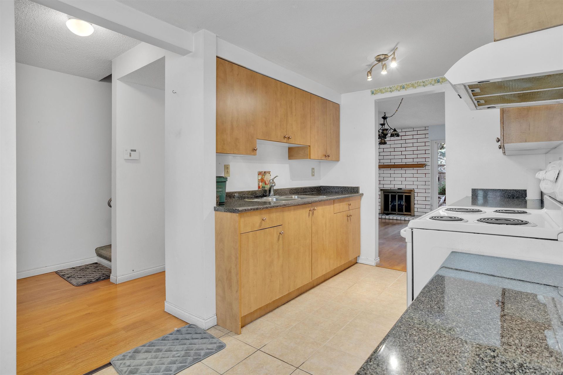 241 - 7447 140 Street, East Newton, Surrey 4