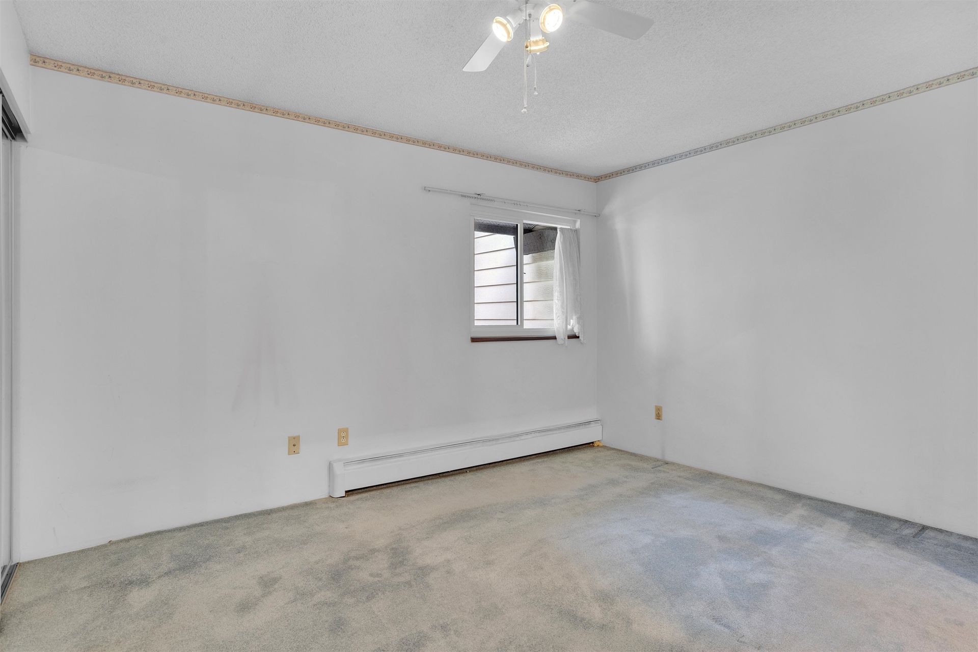 7447-140-street-east-newton-surrey-12