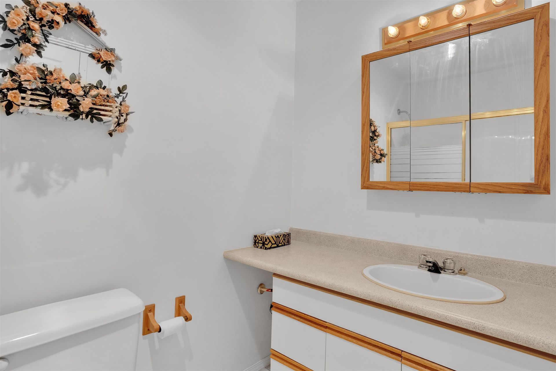 7447-140-street-east-newton-surrey-13
