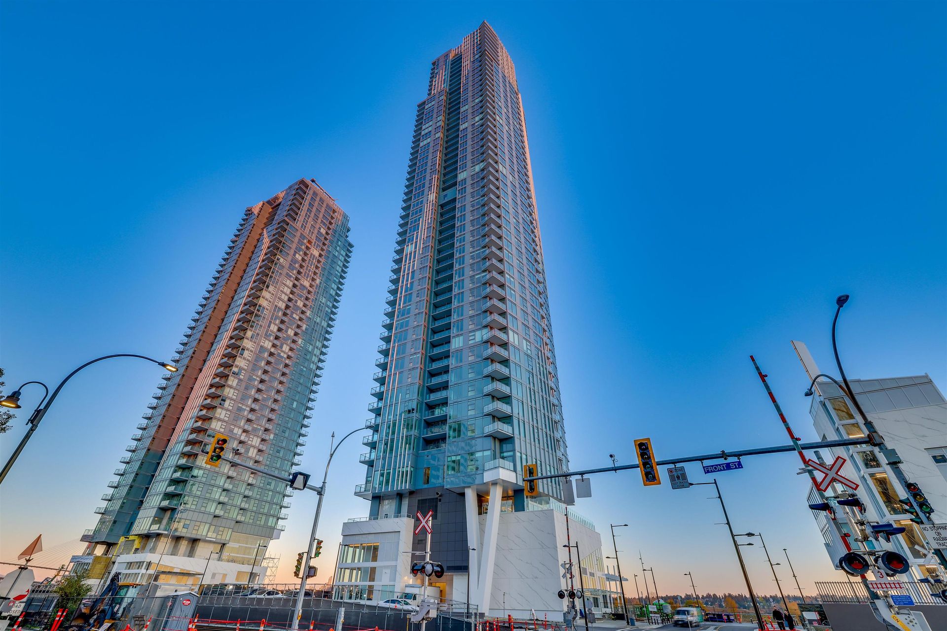 680-quayside-drive-quay-new-westminster-02