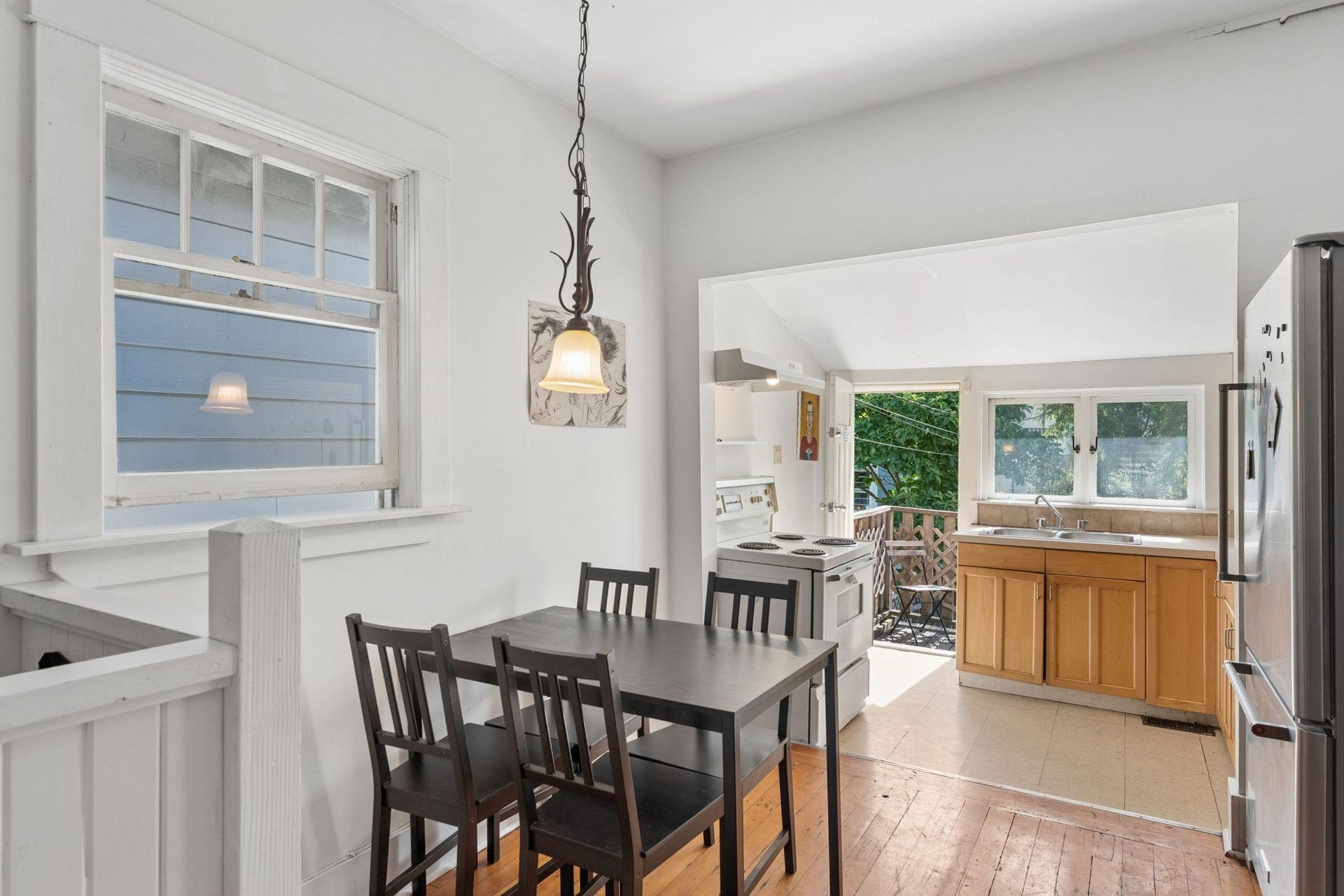 614-e-19th-avenue-fraser-ve-vancouver-east-08
