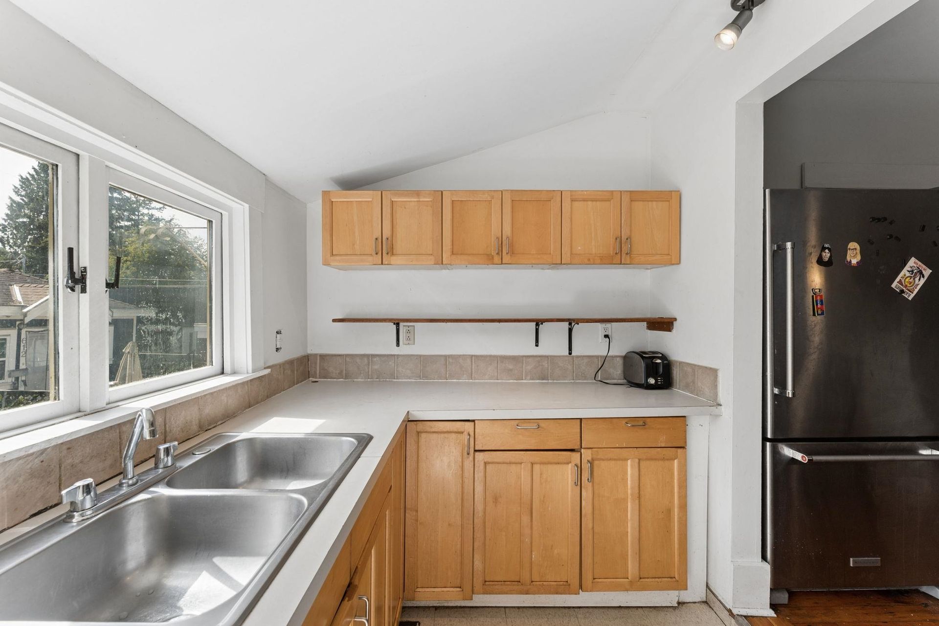 614-e-19th-avenue-fraser-ve-vancouver-east-10