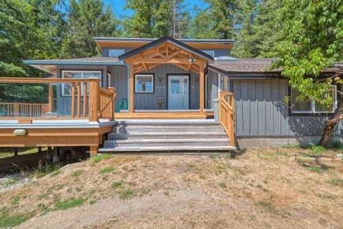 13587-barabash-road-pender-harbour-egmont-sunshine-coast-07 at 13587 Barabash Road, Pender Harbour Egmont, Sunshine Coast