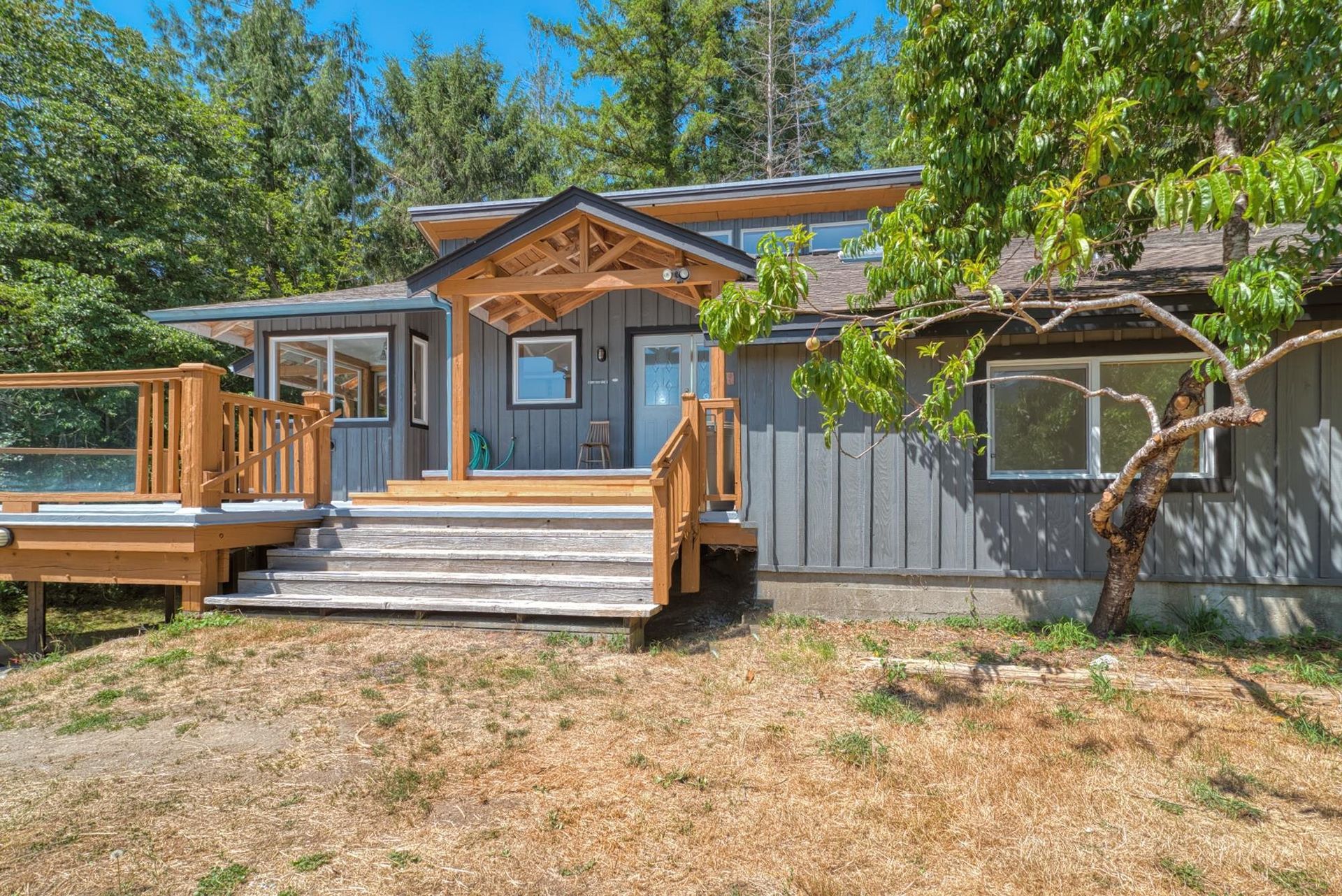 13587 Barabash Road, Pender Harbour Egmont, Sunshine Coast photo number 1